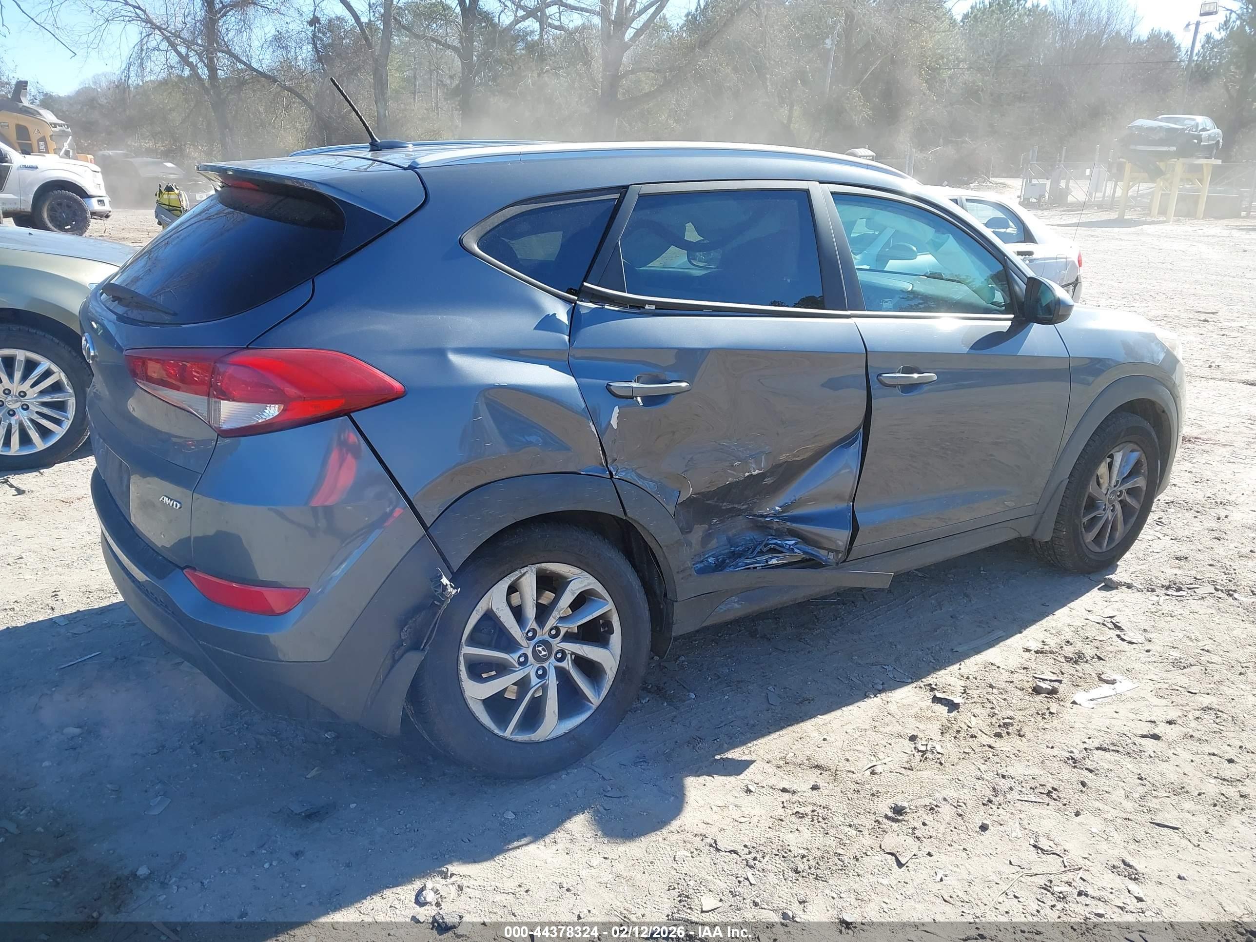 HYUNDAI TUCSON image 4