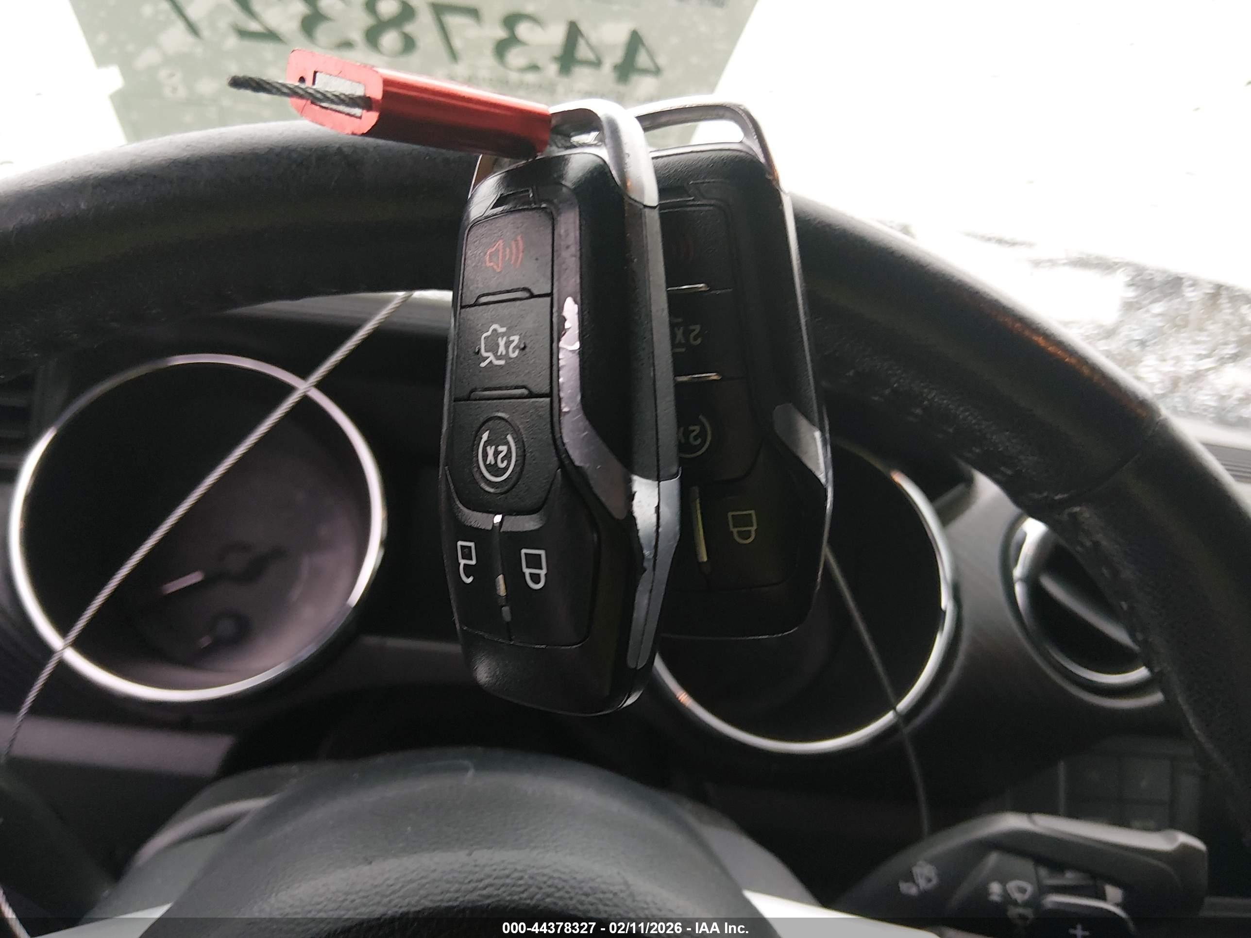 FORD MUSTANG image 11