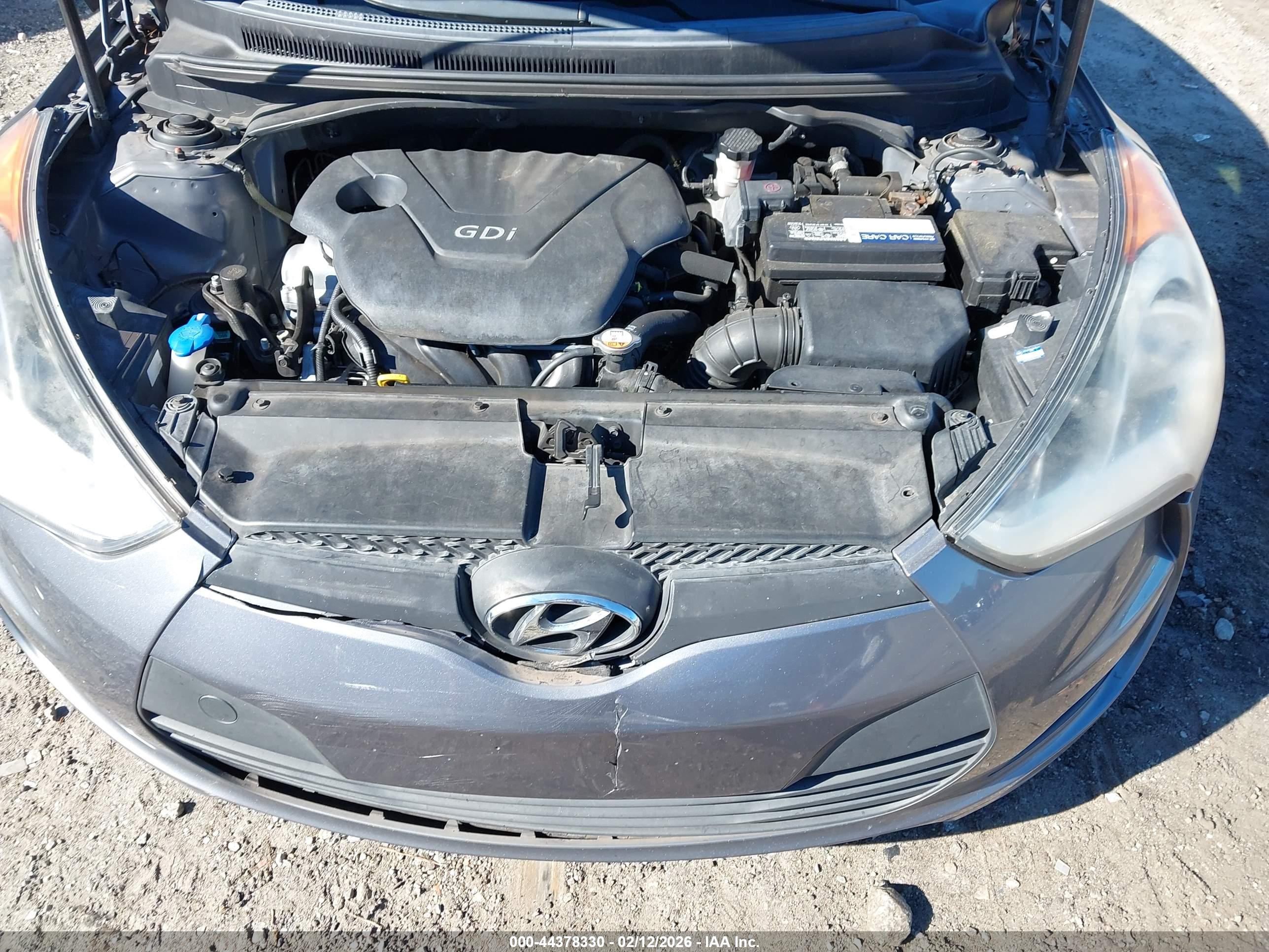 HYUNDAI VELOSTER image 10