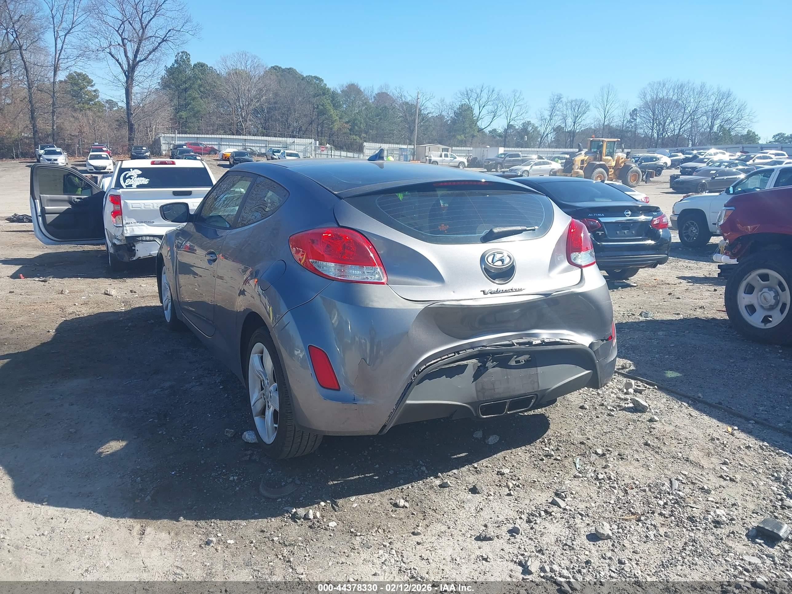 HYUNDAI VELOSTER image 6