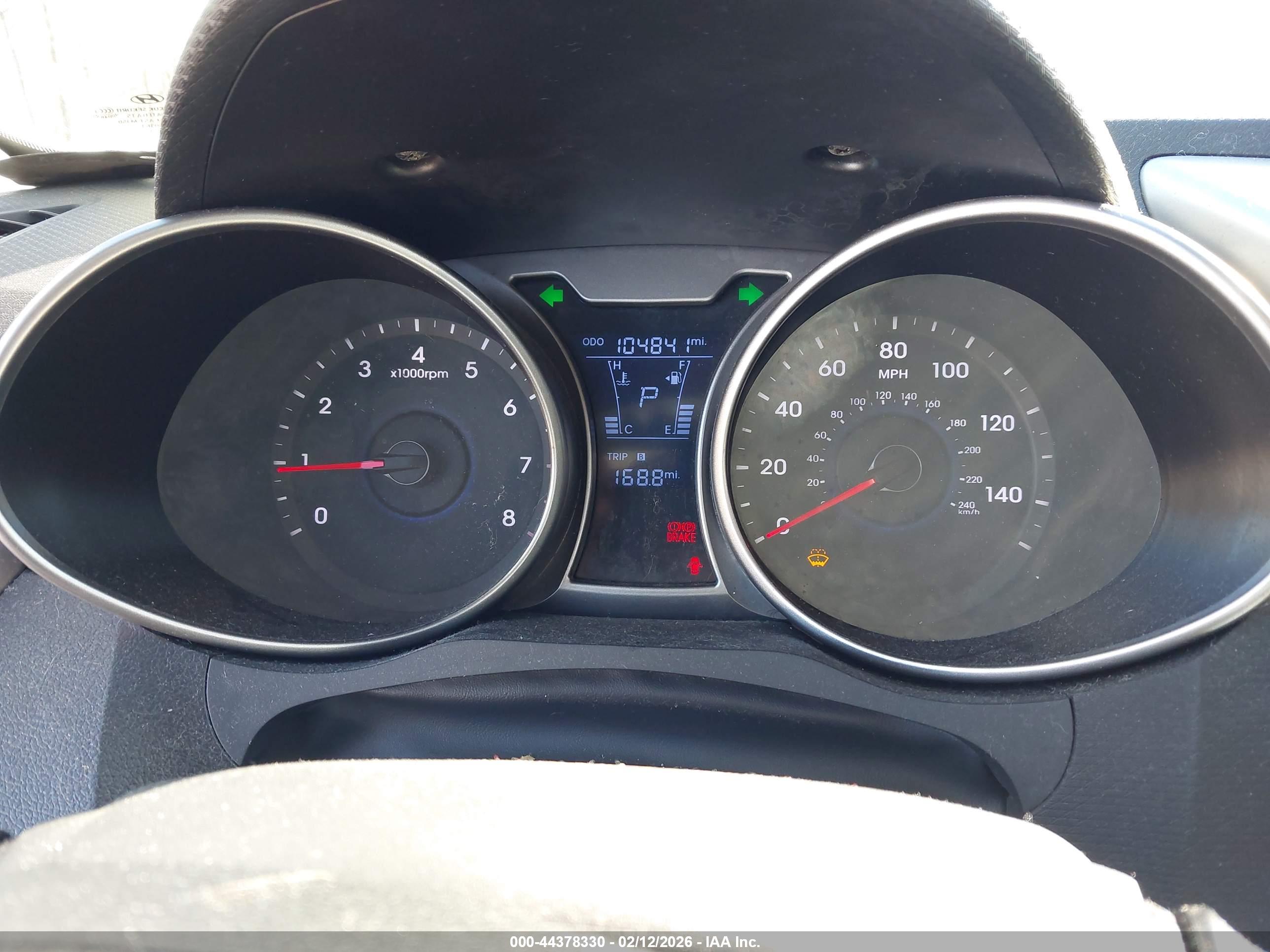 HYUNDAI VELOSTER image 7