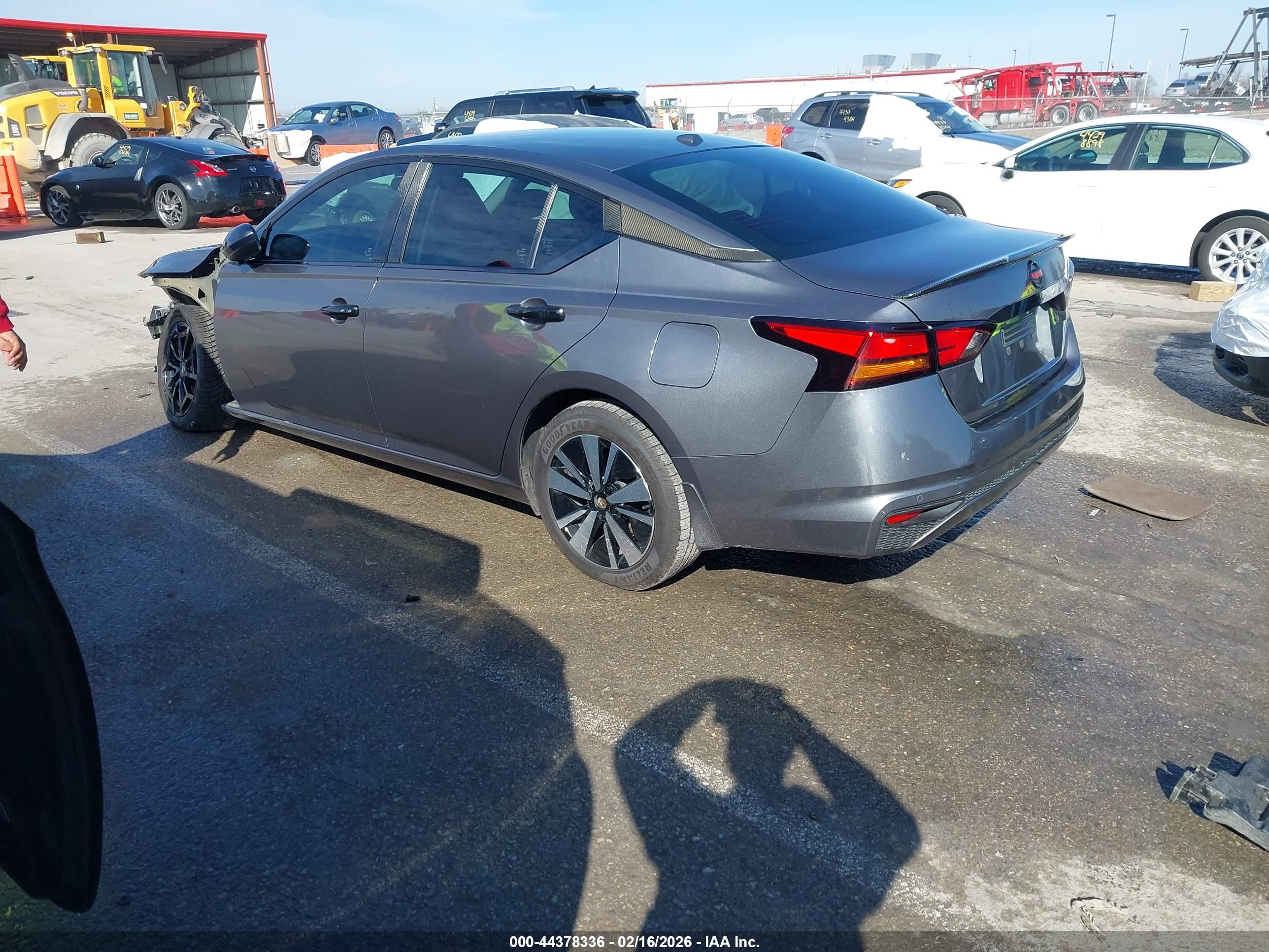 NISSAN ALTIMA image 3