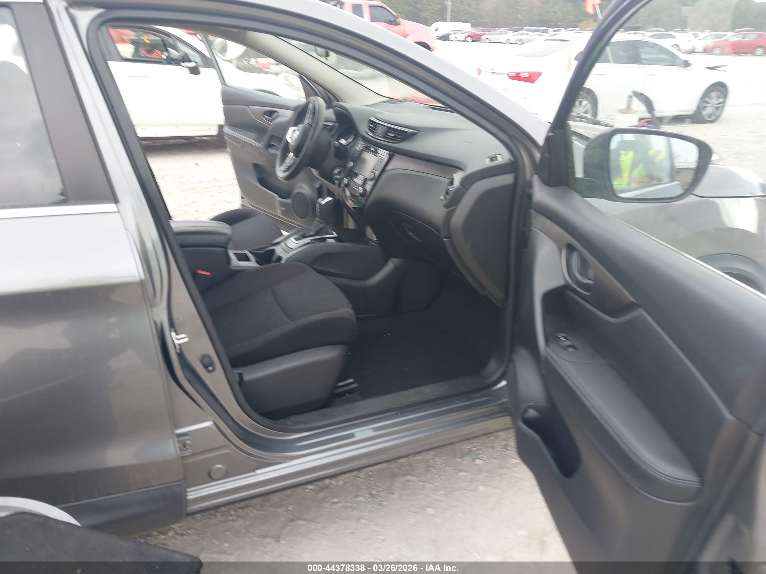 NISSAN ROGUE image 5