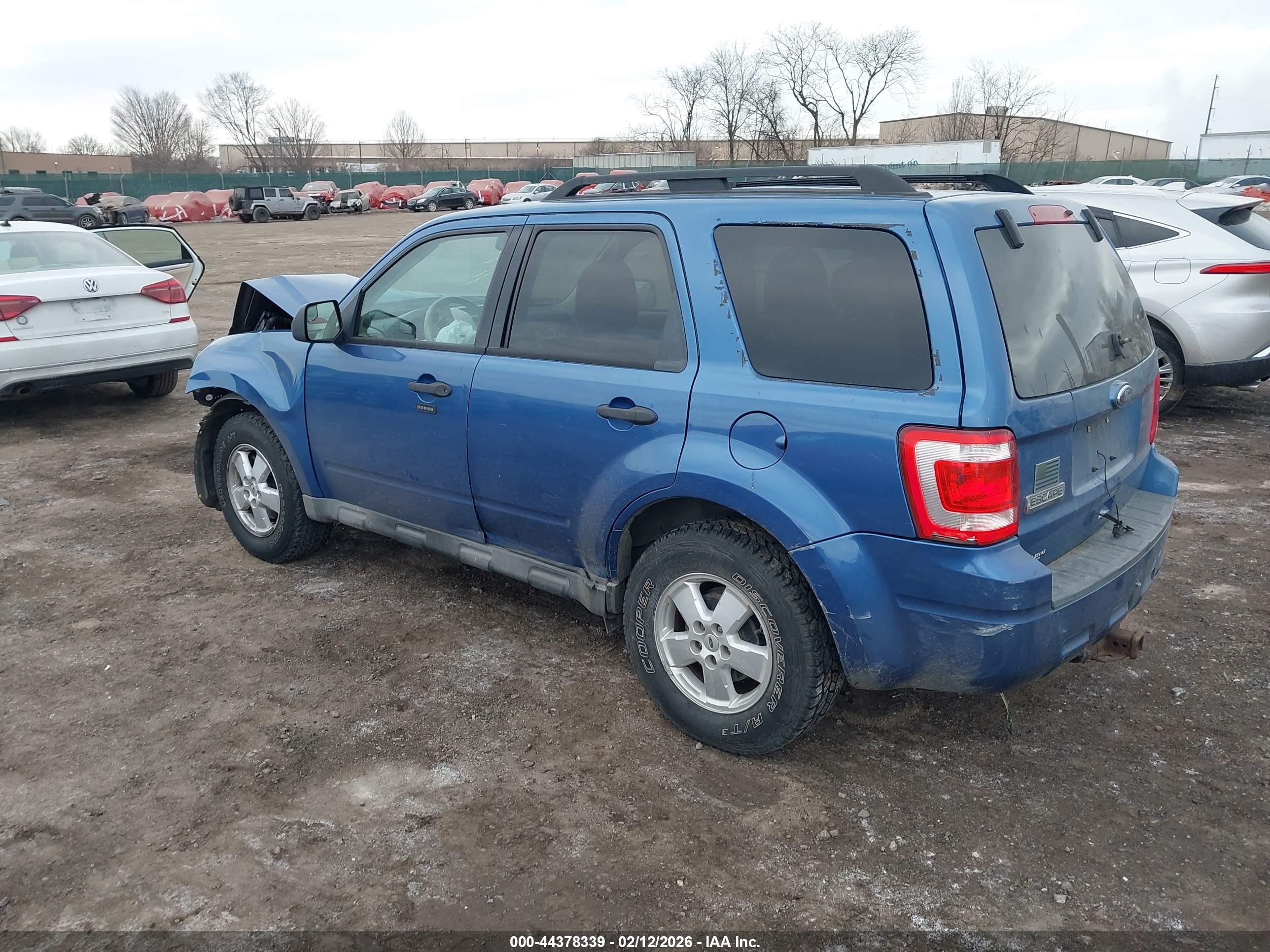 FORD ESCAPE image 3