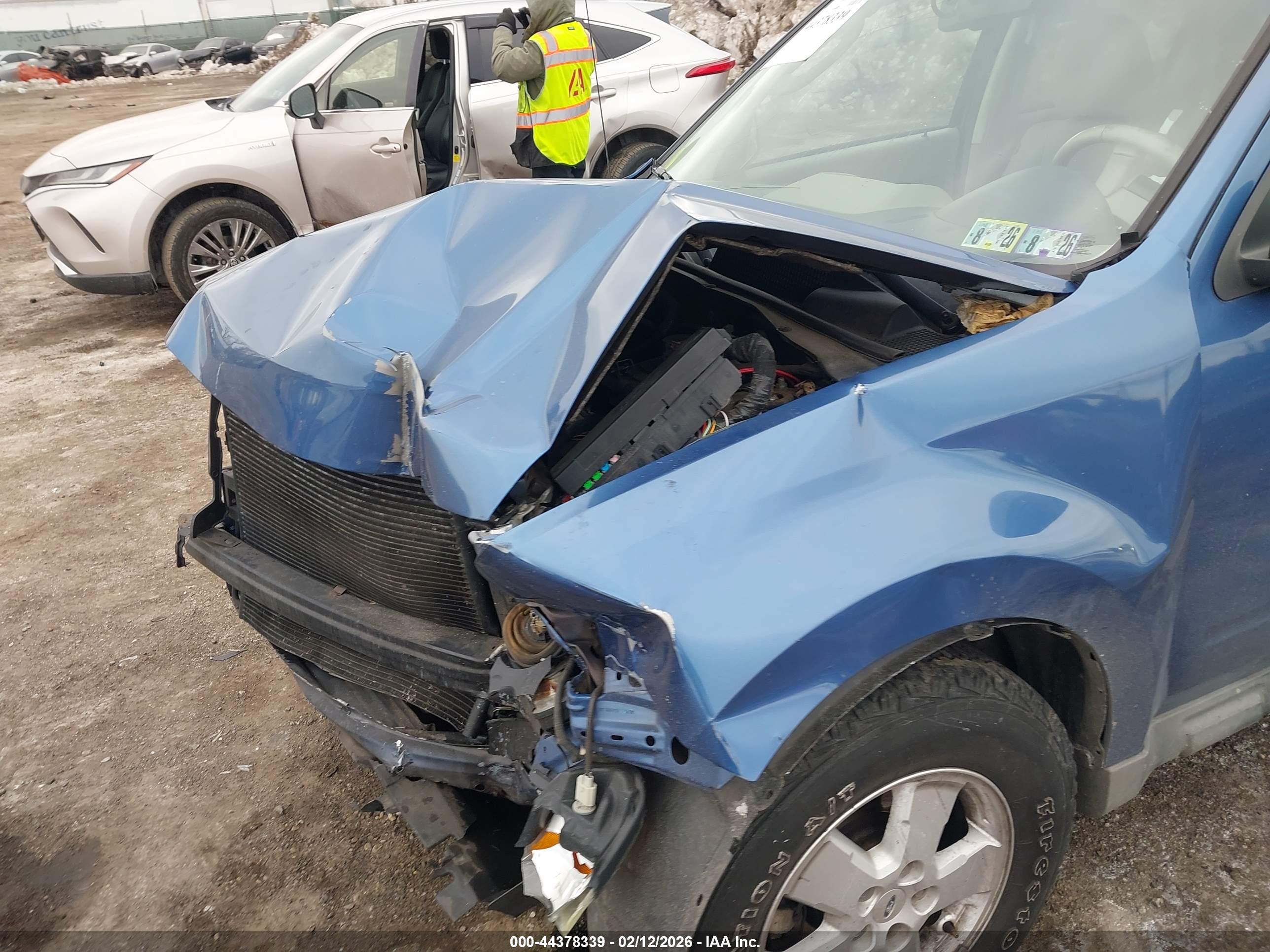 FORD ESCAPE image 6