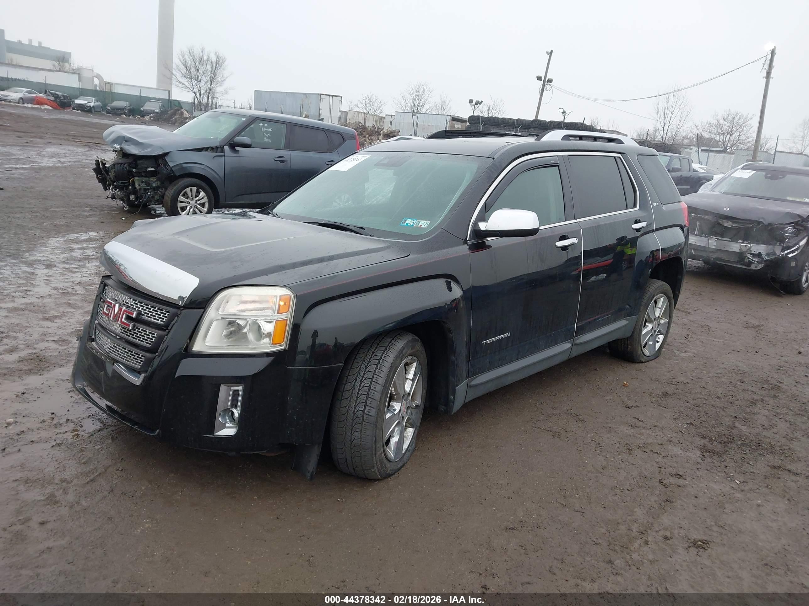 GMC TERRAIN image 2