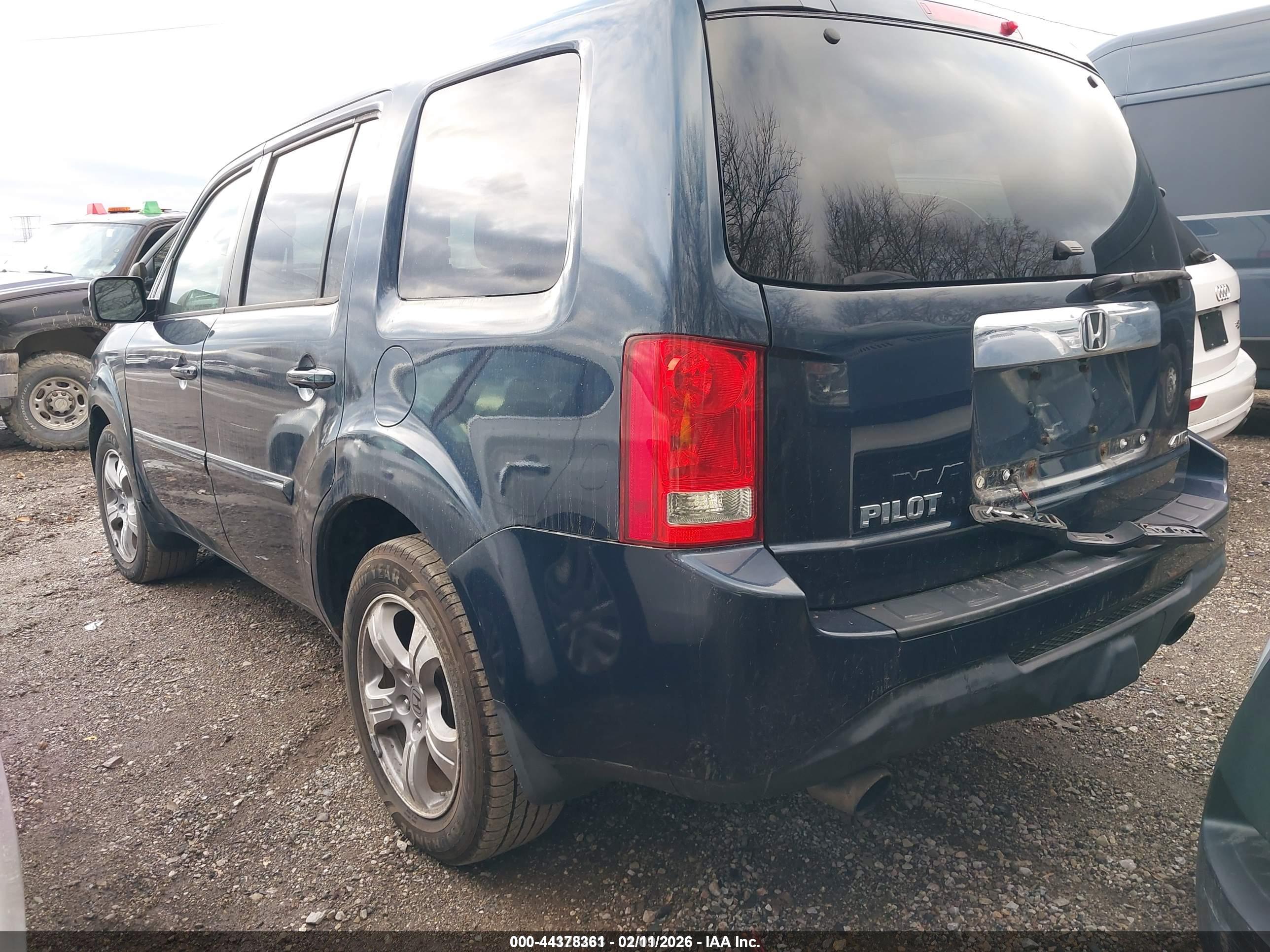 HONDA PILOT image 3