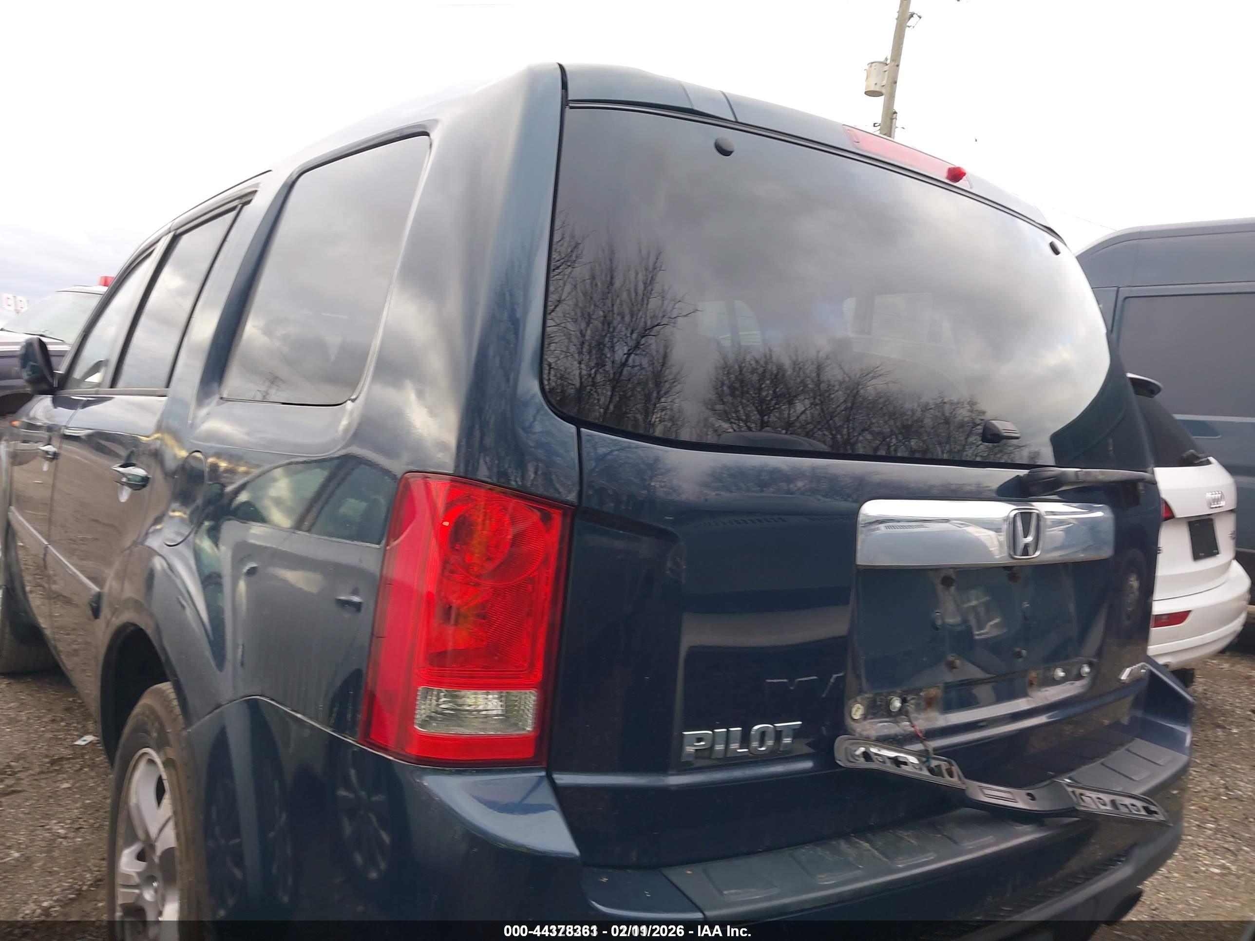 HONDA PILOT image 6