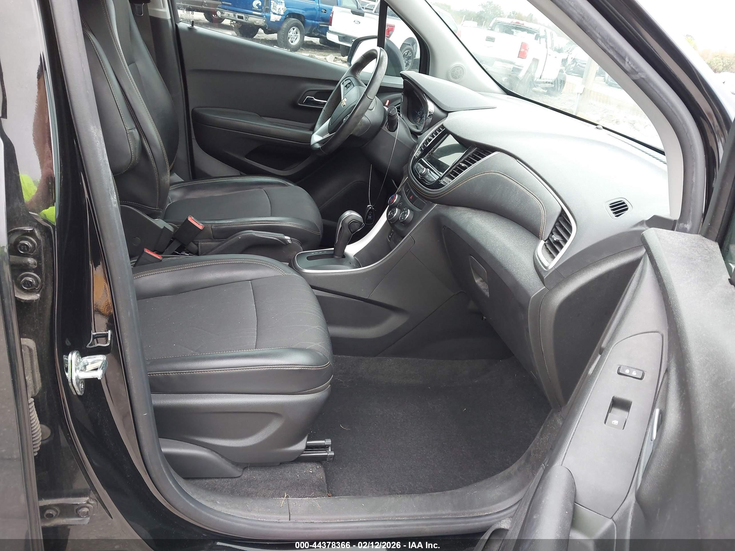 CHEVROLET TRAX image 5