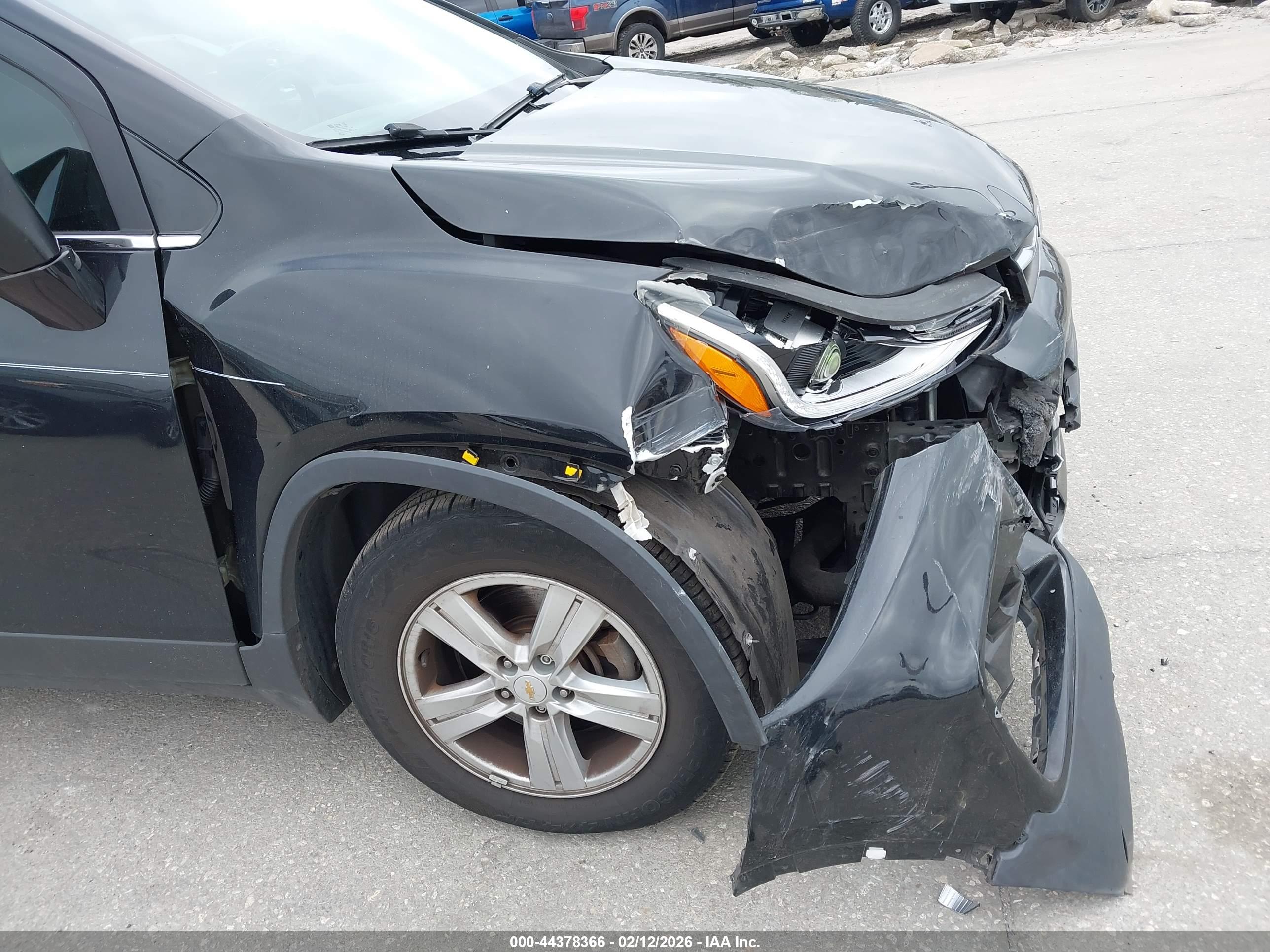 CHEVROLET TRAX image 6