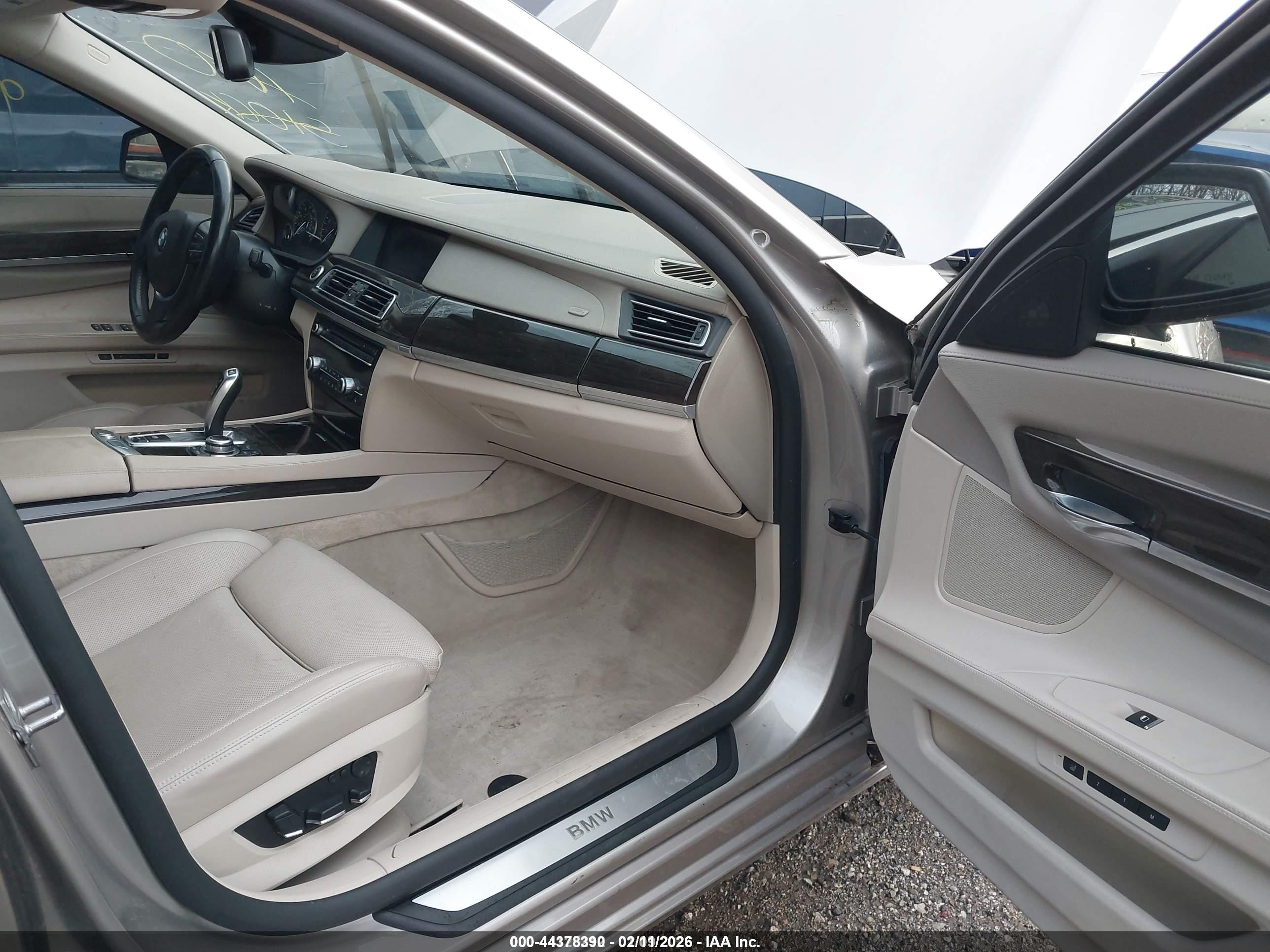 BMW 750LI image 5