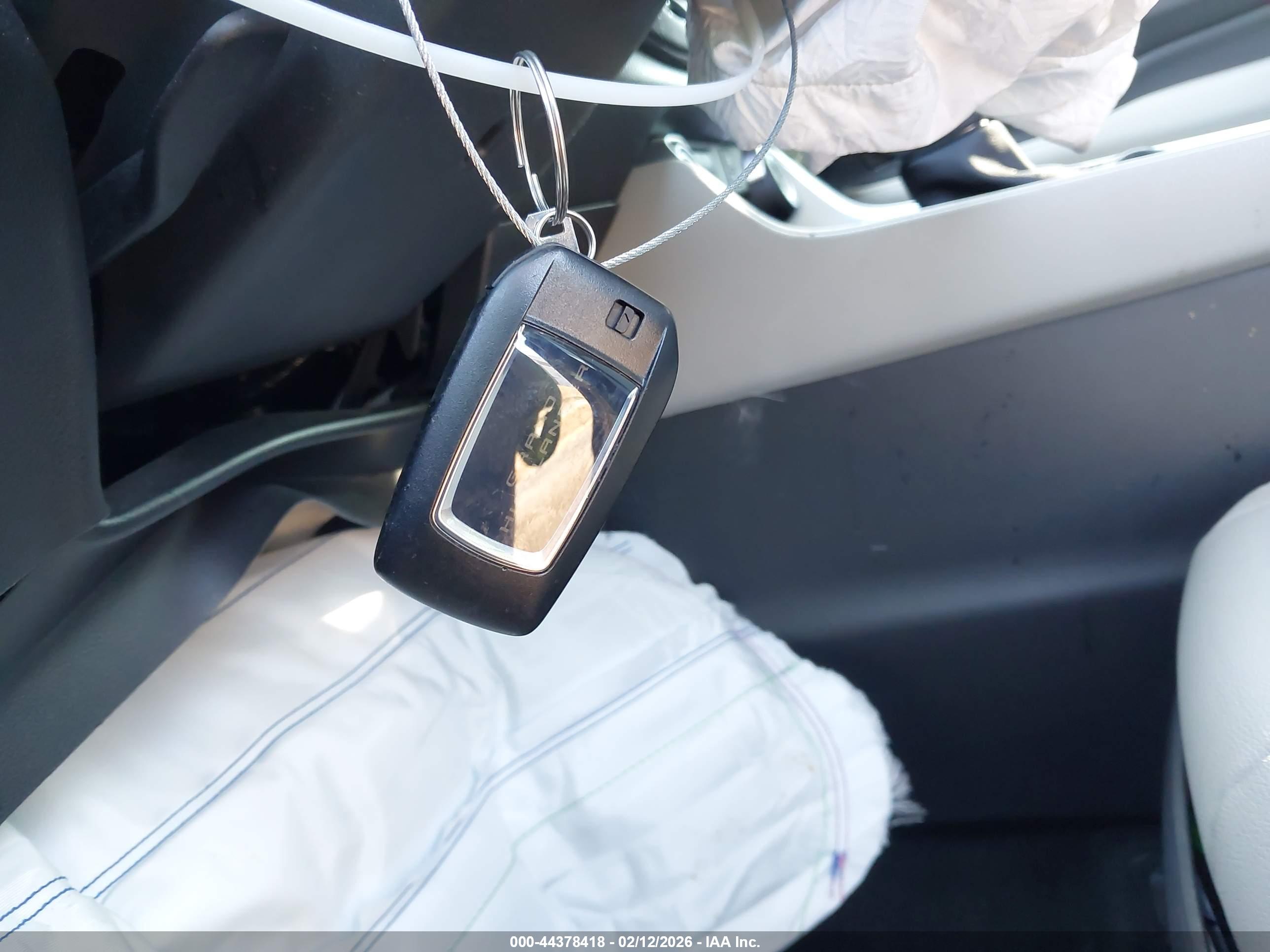 TOYOTA GRAND image 11