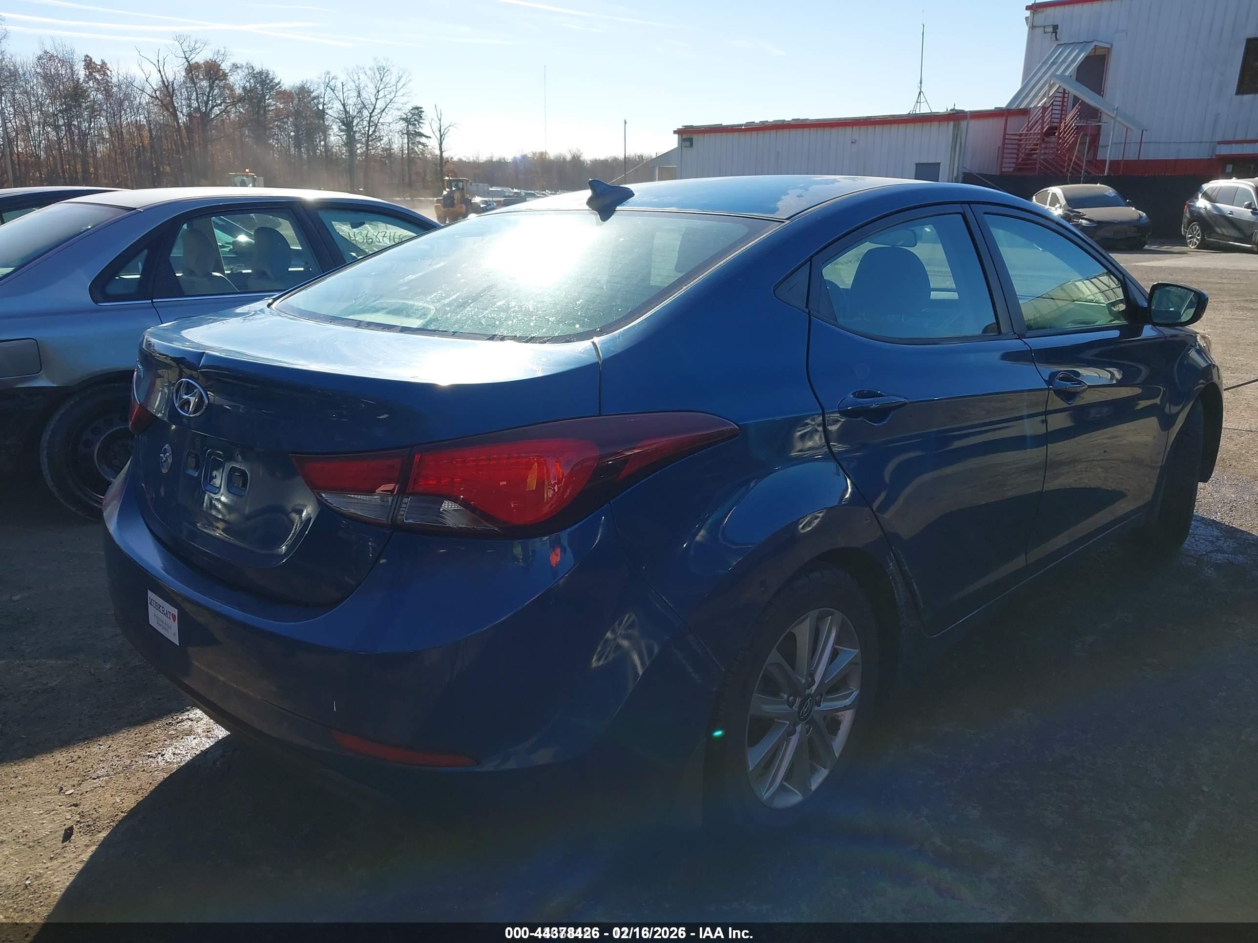 HYUNDAI ELANTRA image 6