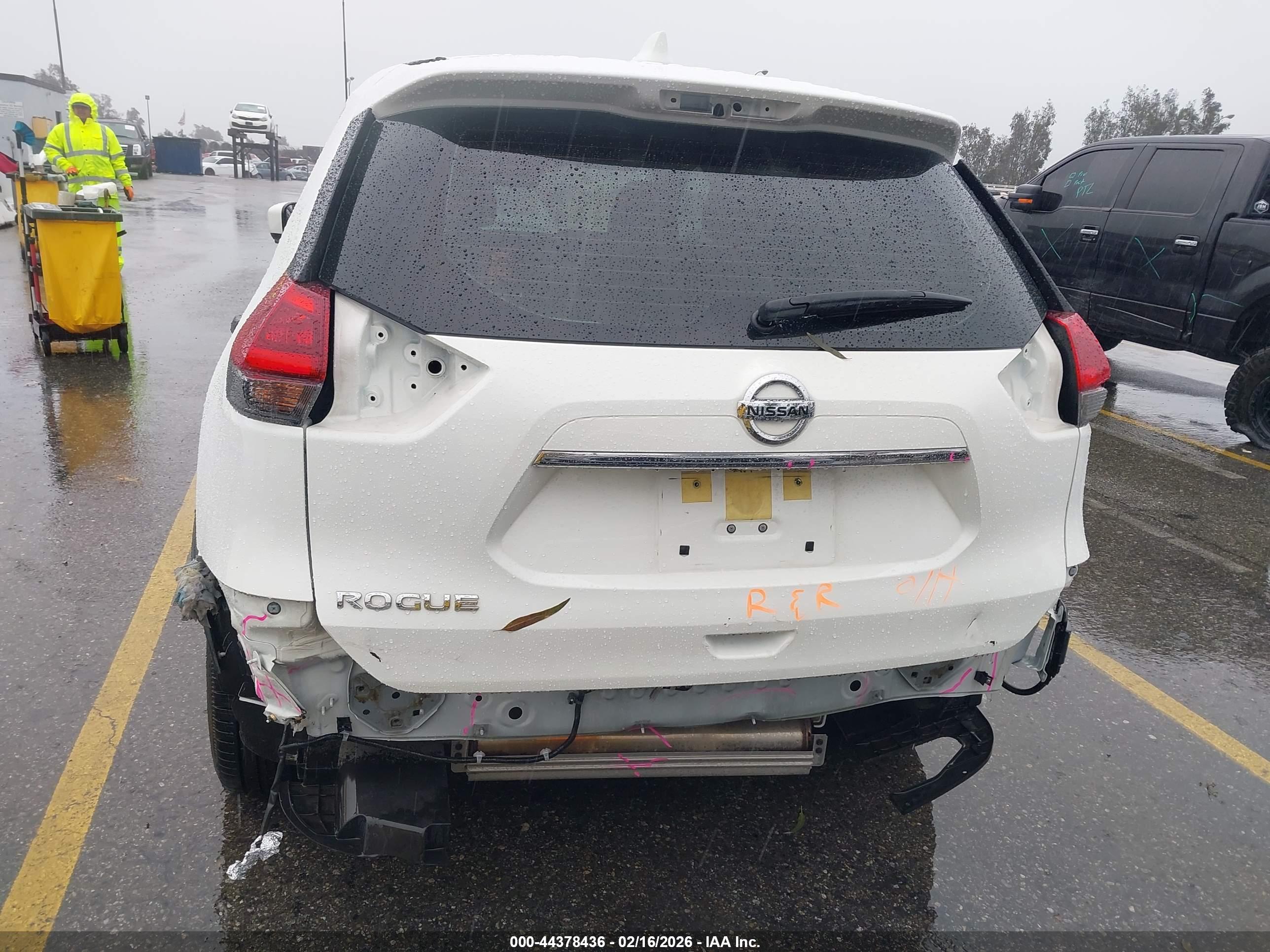 NISSAN ROGUE image 6