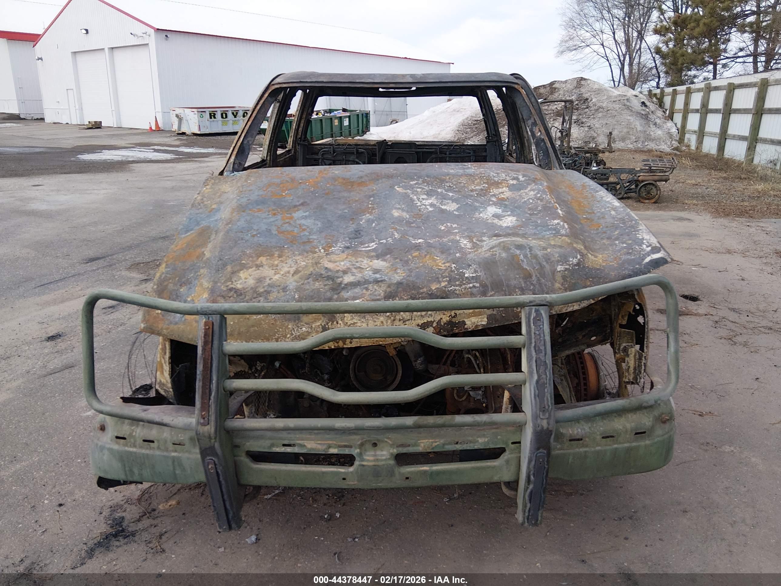 CHEVROLET SILVERADO image 6