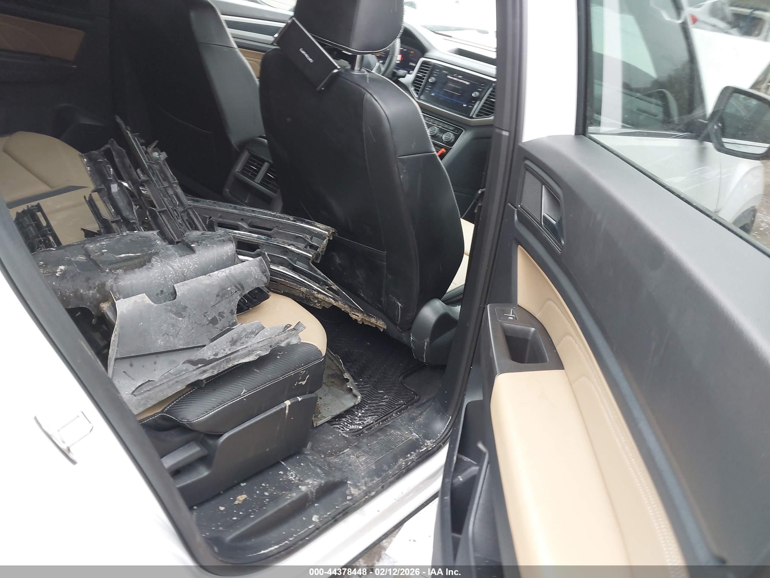 VOLKSWAGEN ATLAS image 8