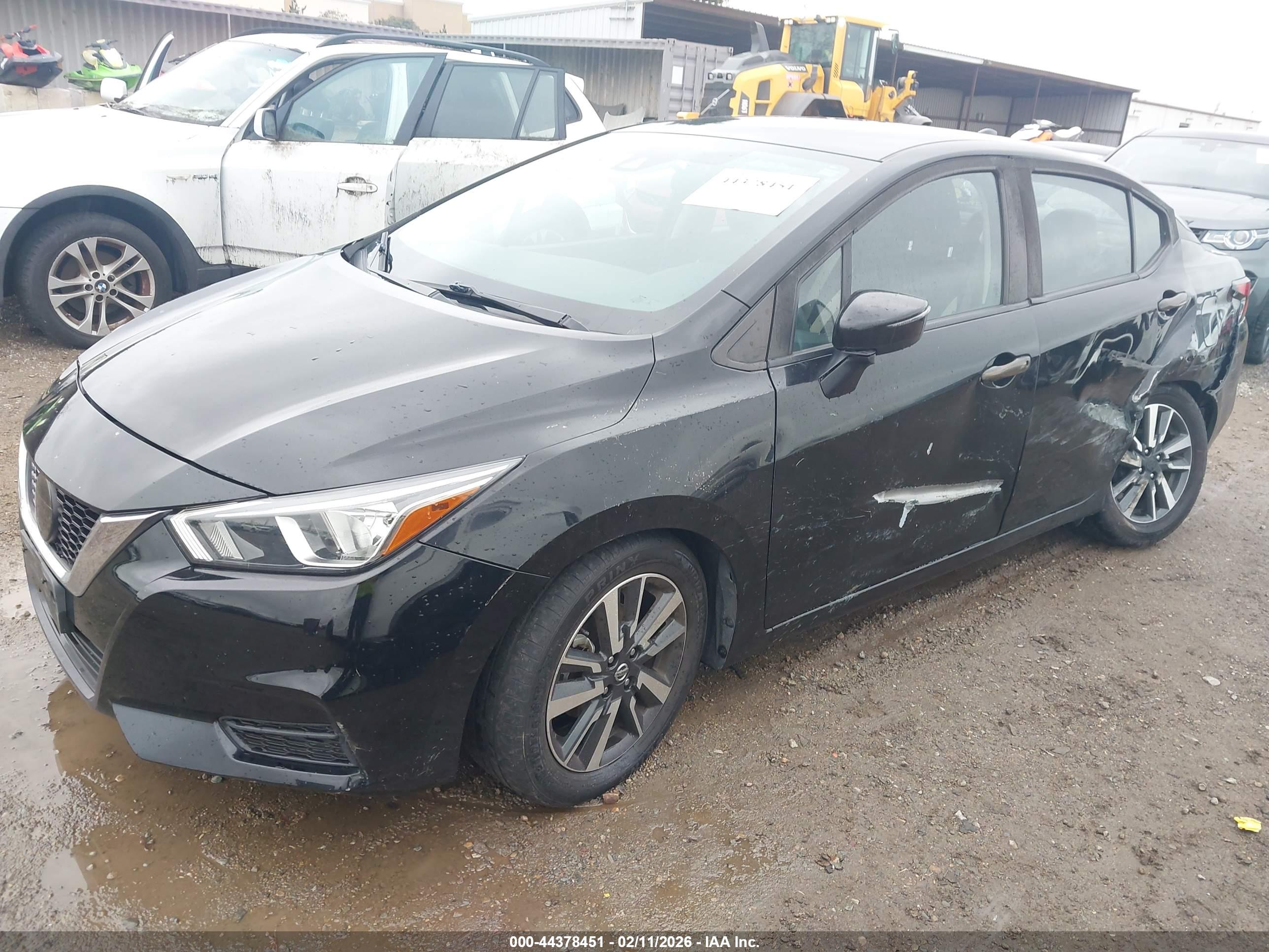 NISSAN VERSA image 2