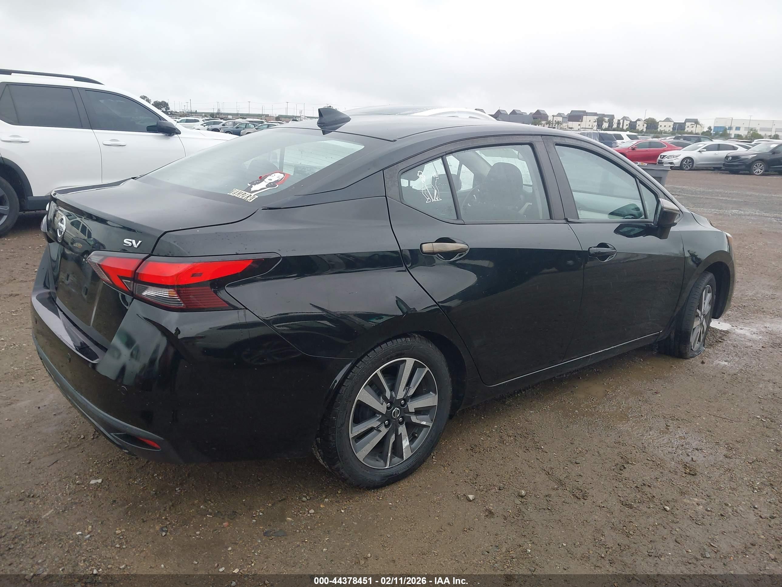NISSAN VERSA image 4