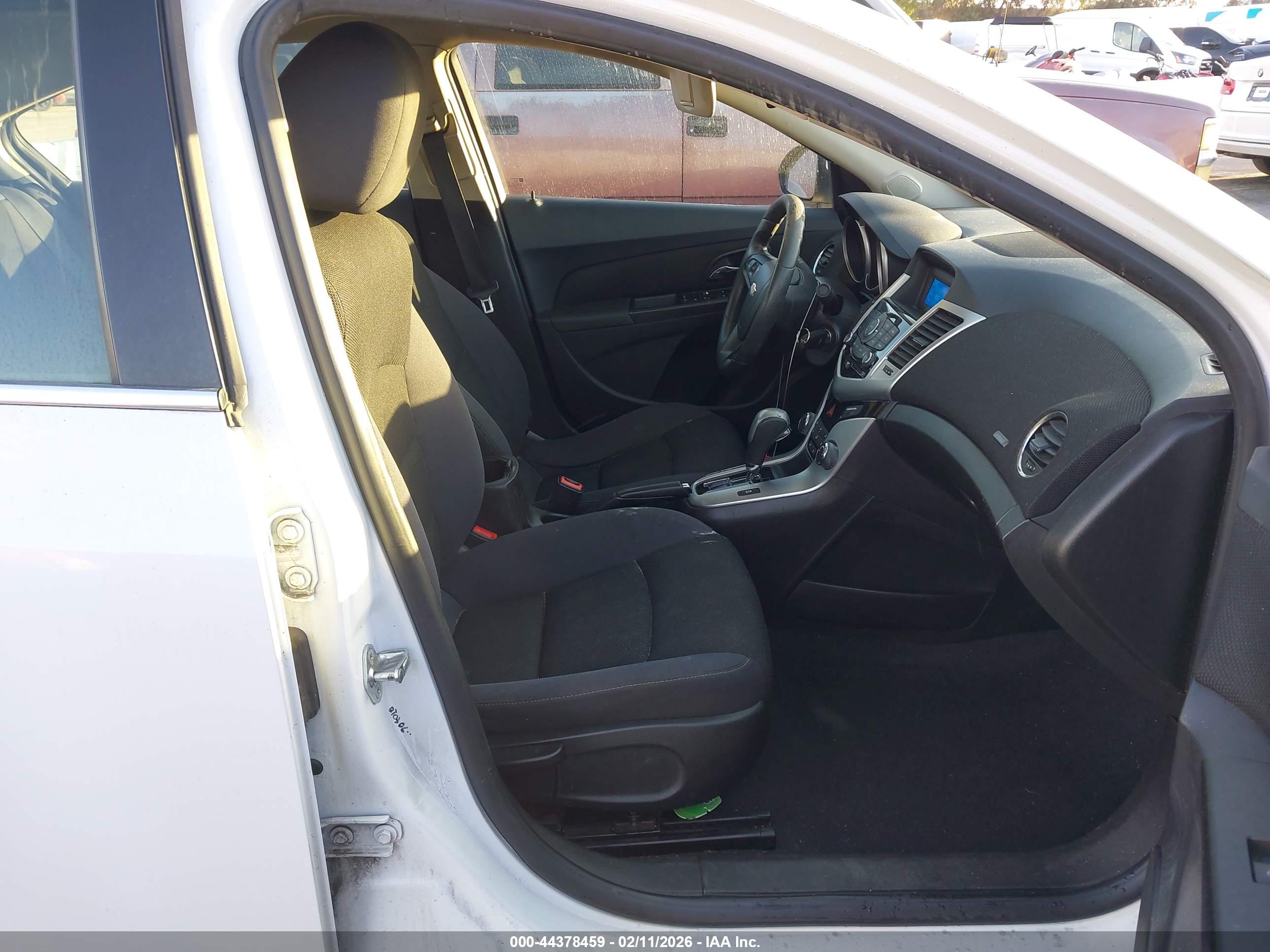 CHEVROLET CRUZE image 5