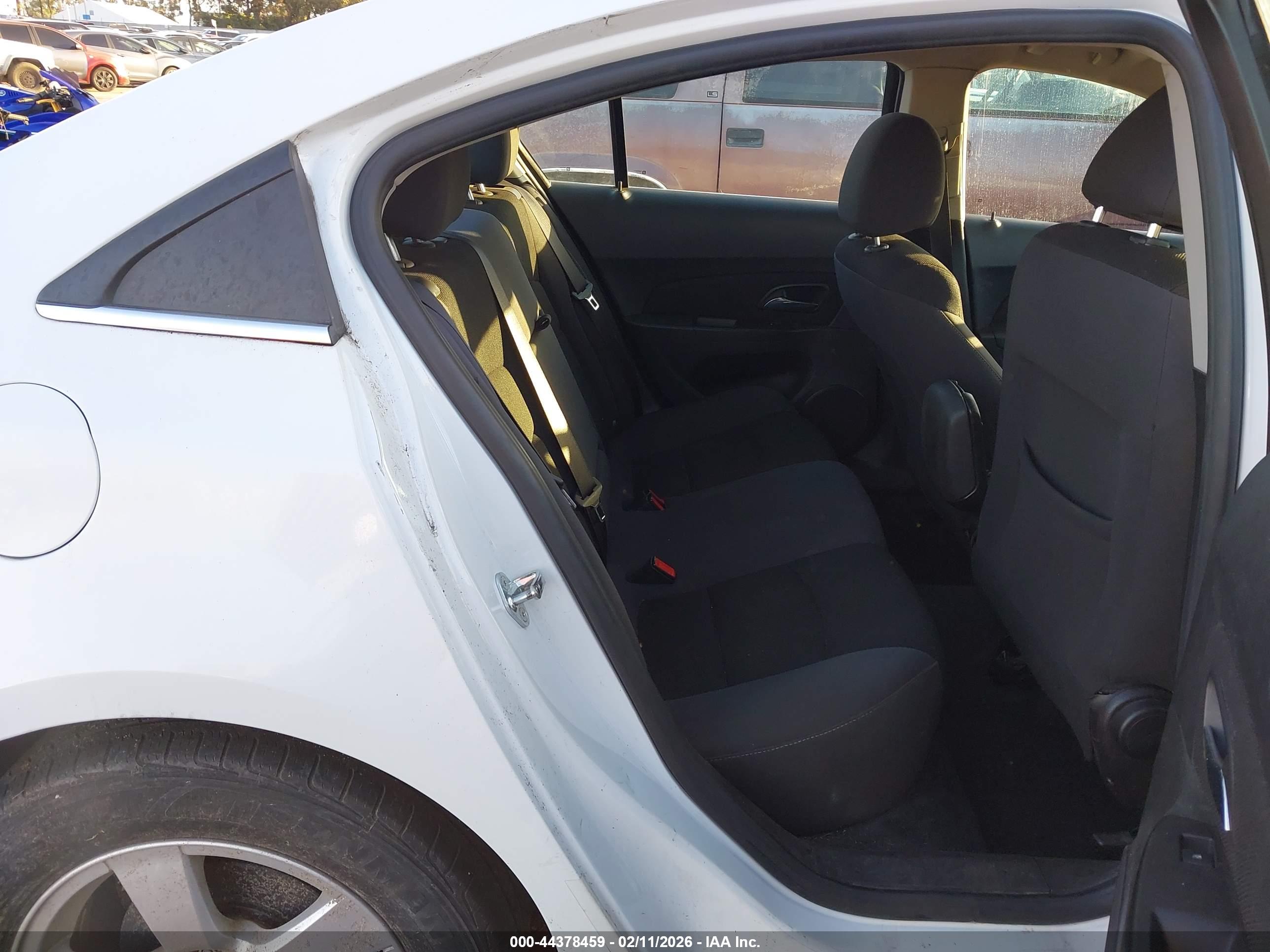 CHEVROLET CRUZE image 8