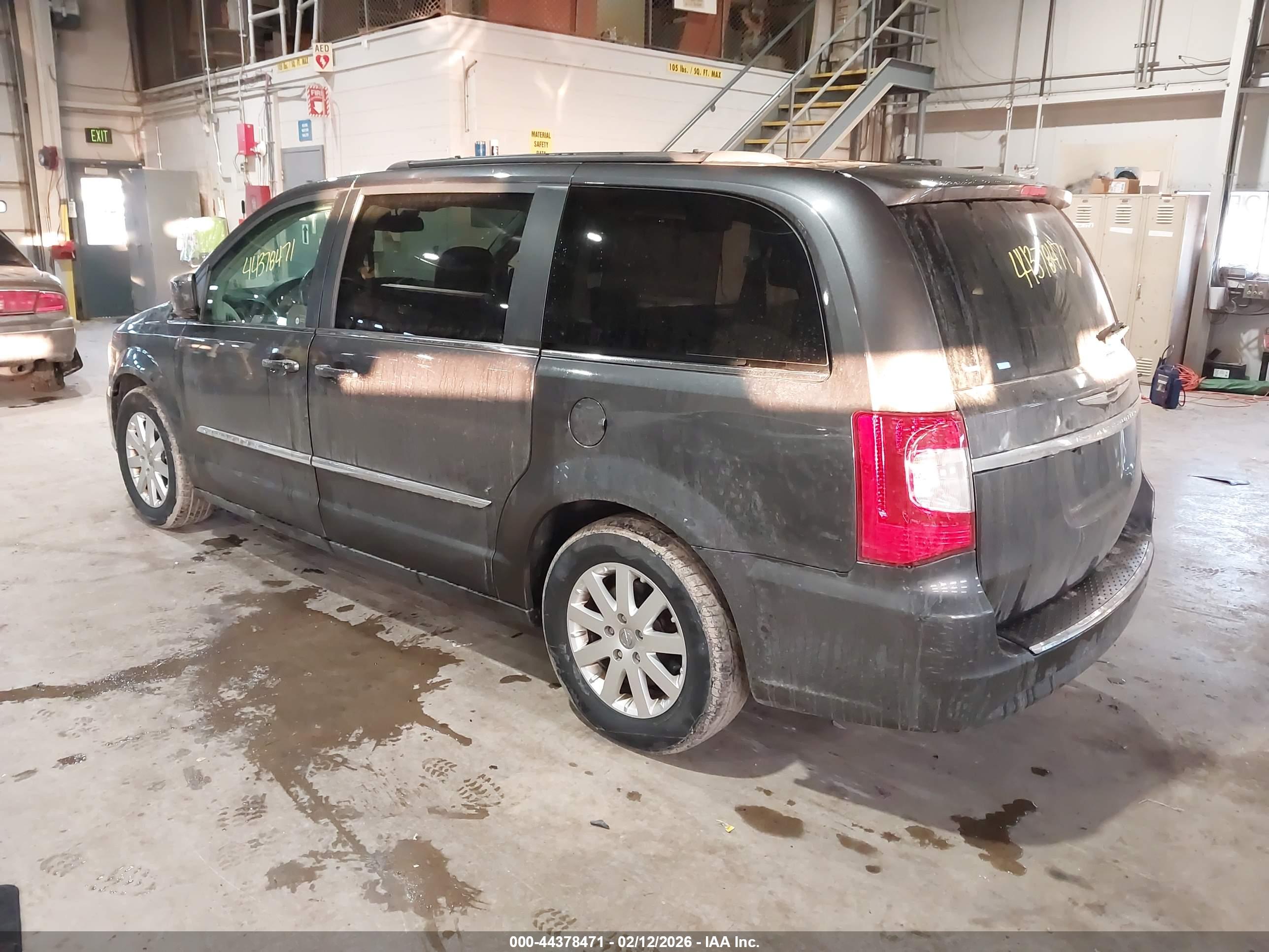 CHRYSLER TOWN image 3