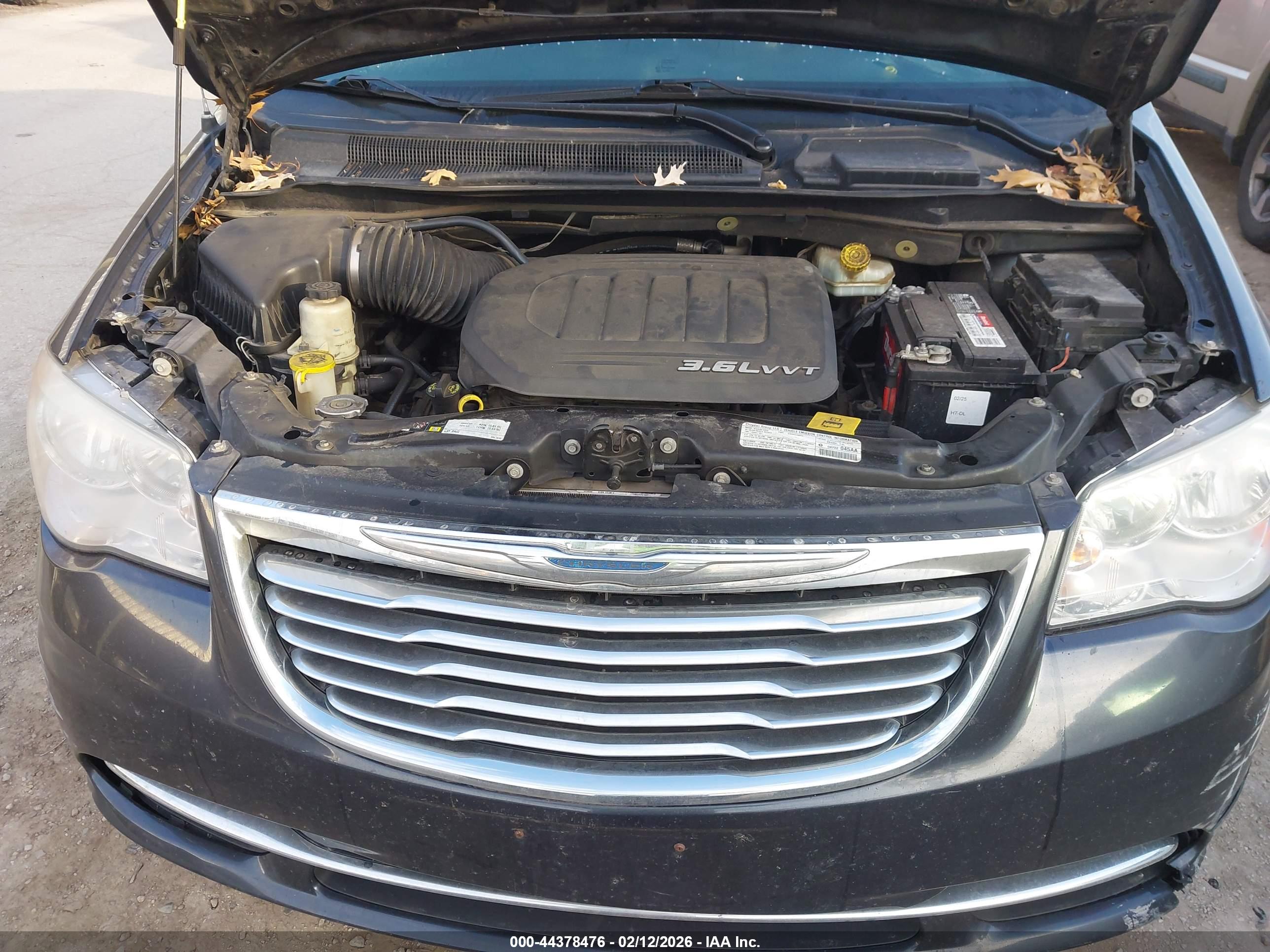 CHRYSLER TOWN image 10