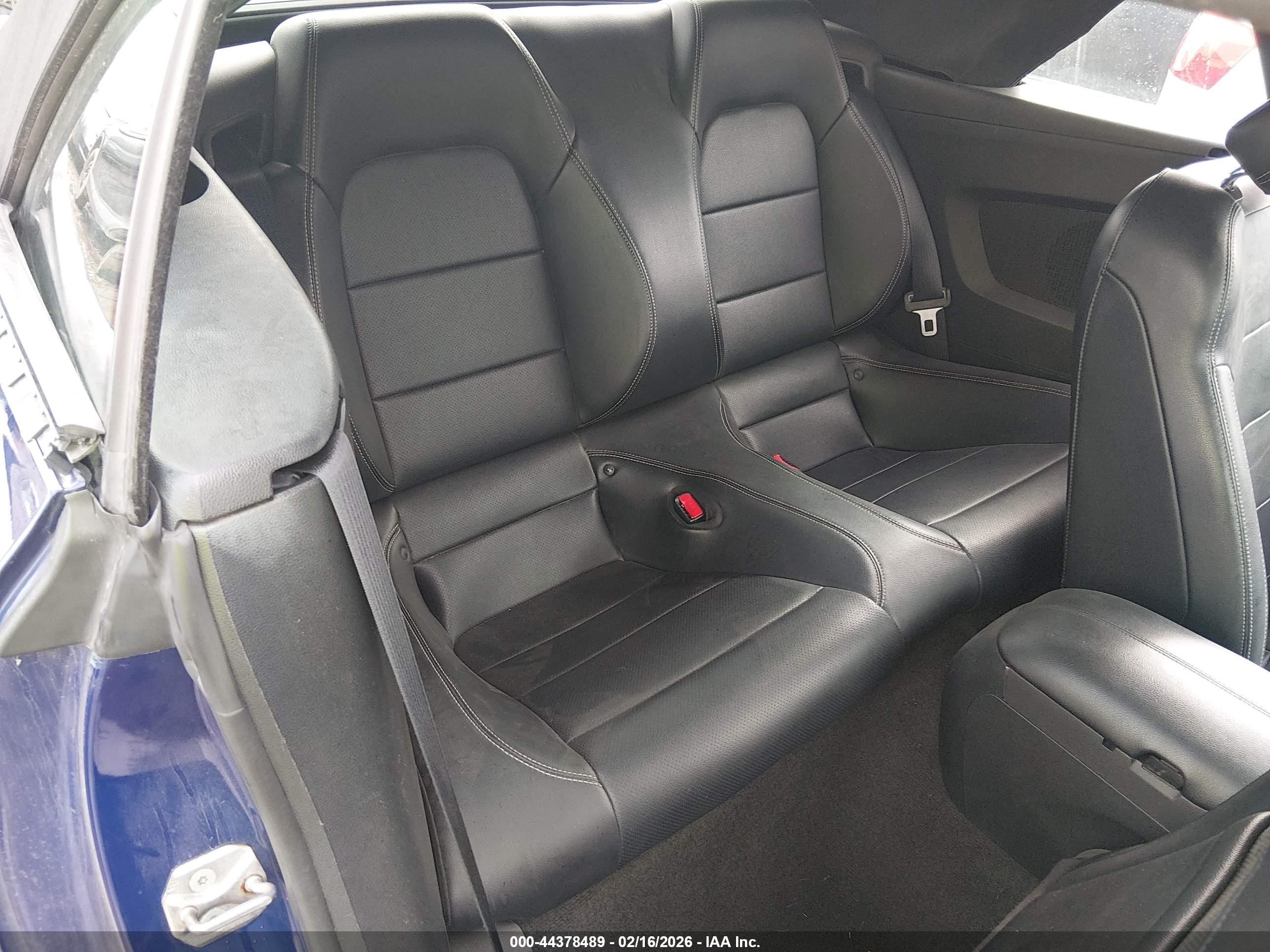 FORD MUSTANG image 8