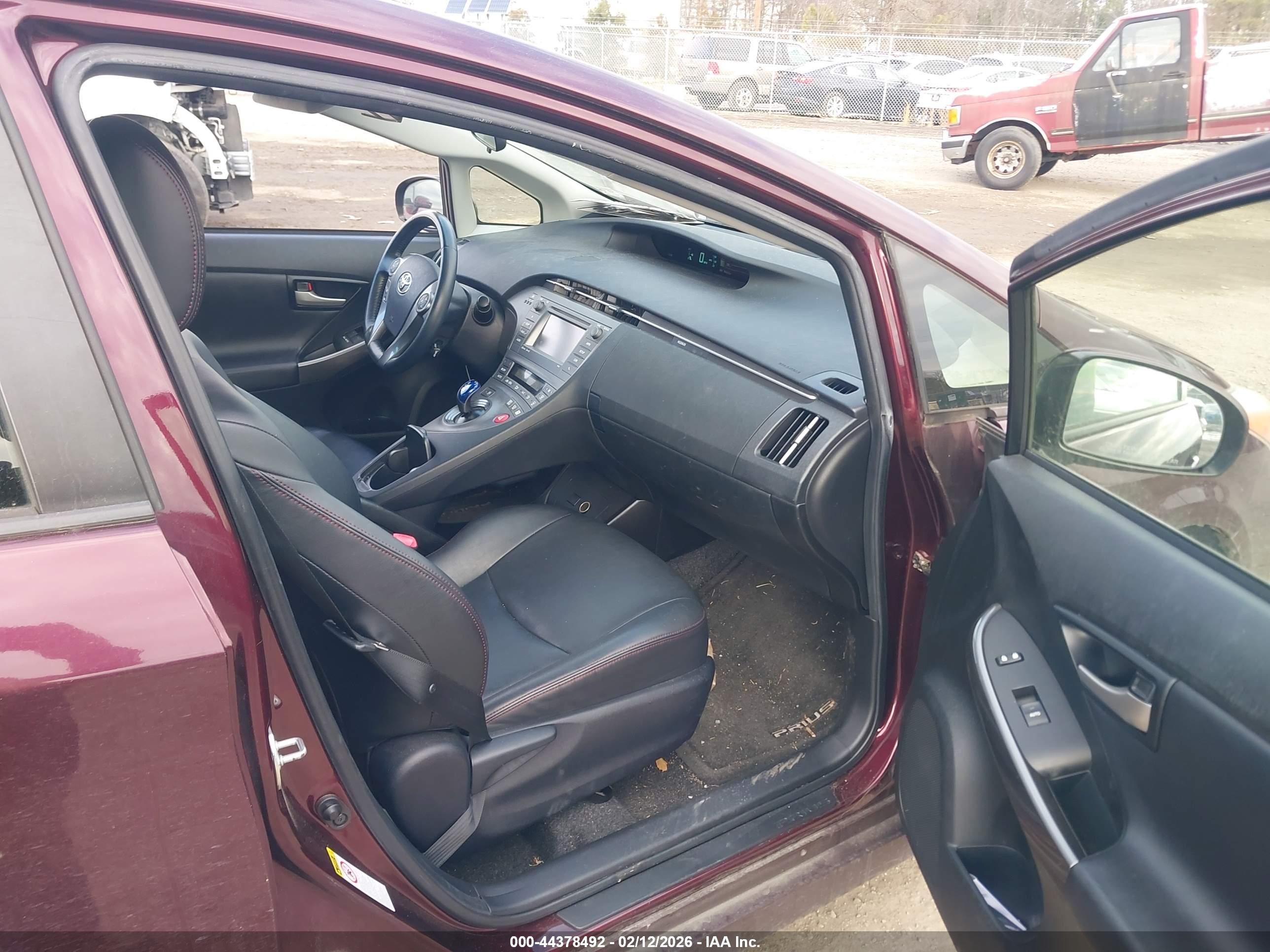 TOYOTA PRIUS image 5