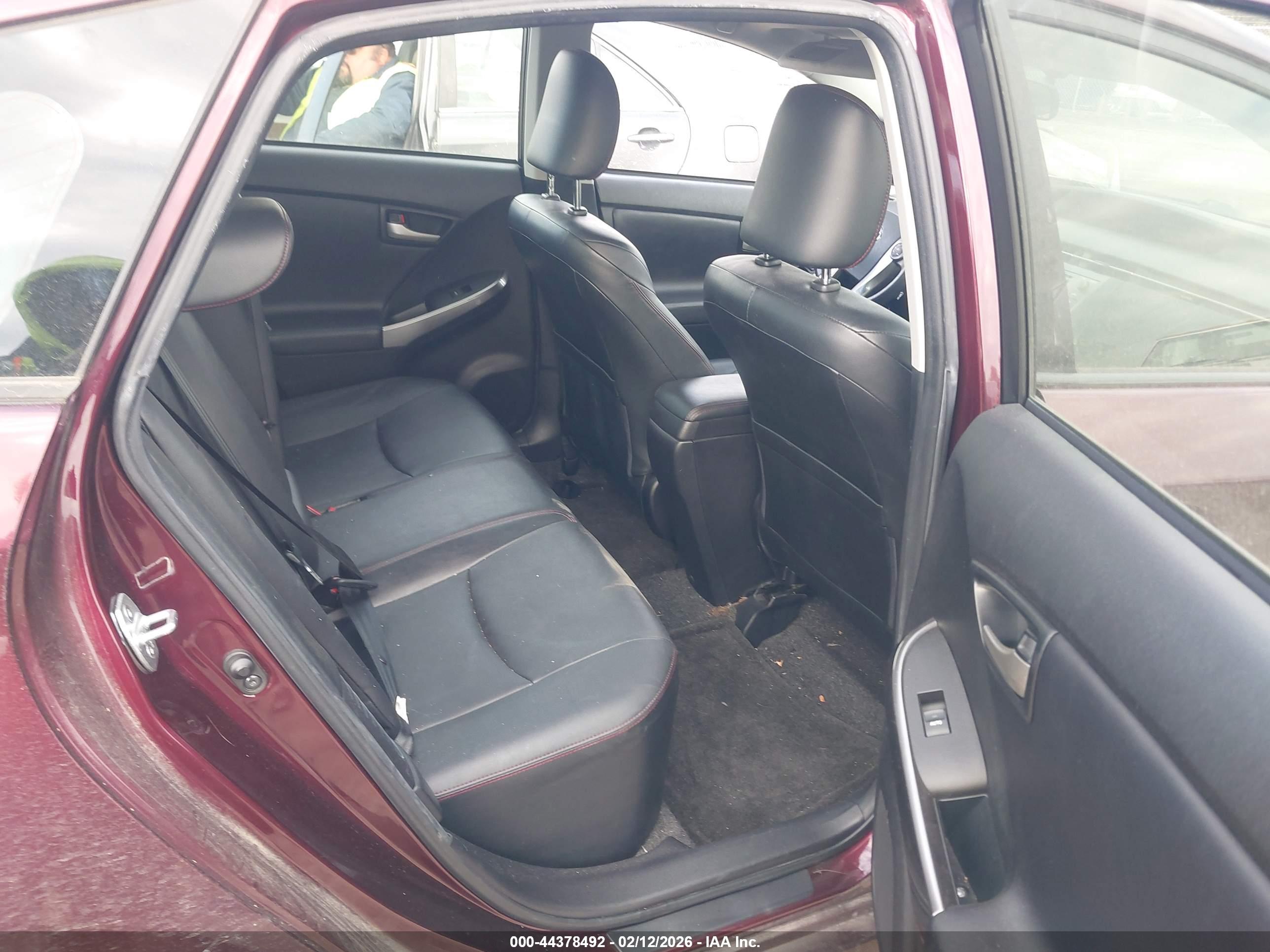 TOYOTA PRIUS image 8