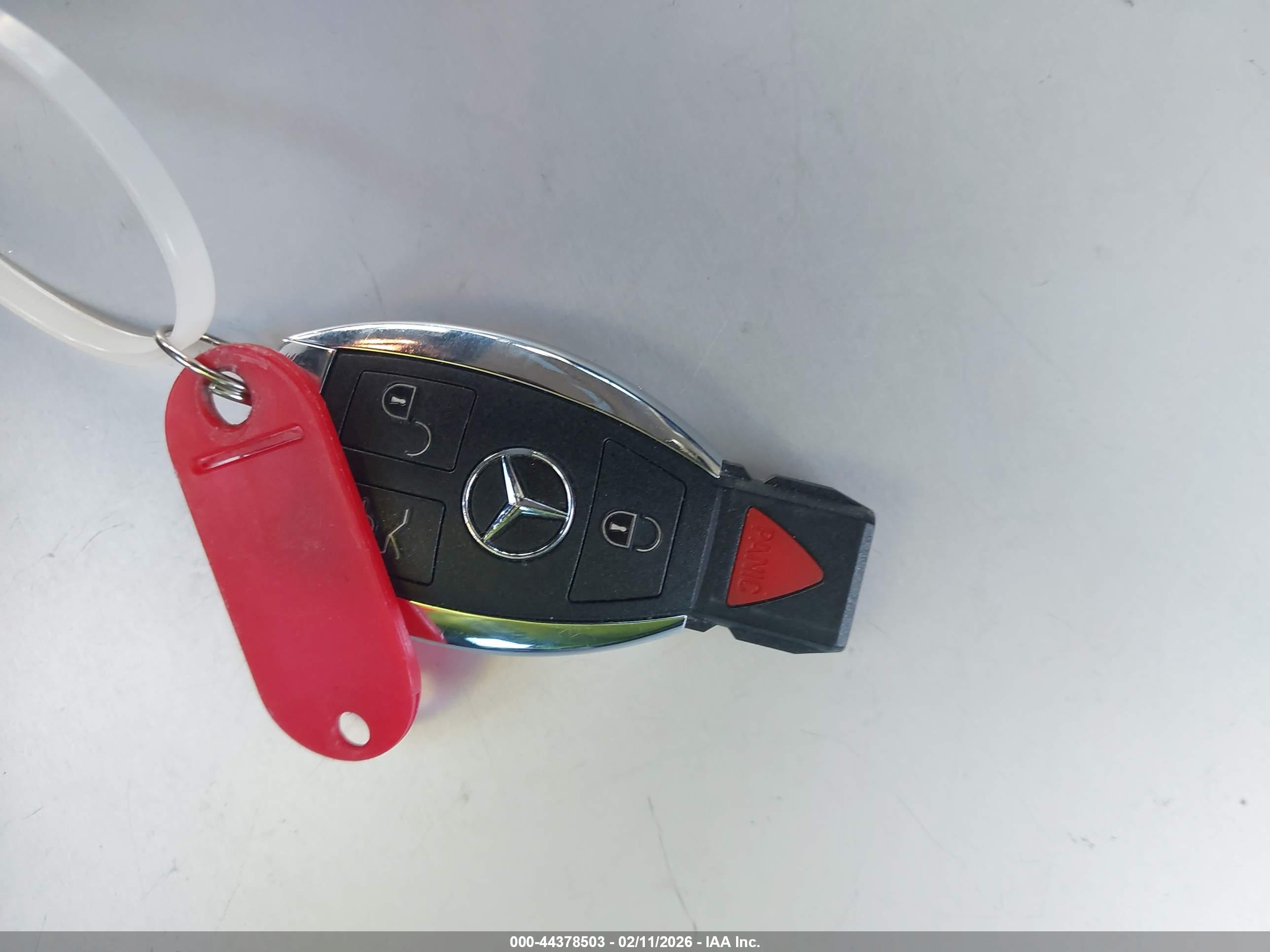 MERCEDES-BENZ E image 11