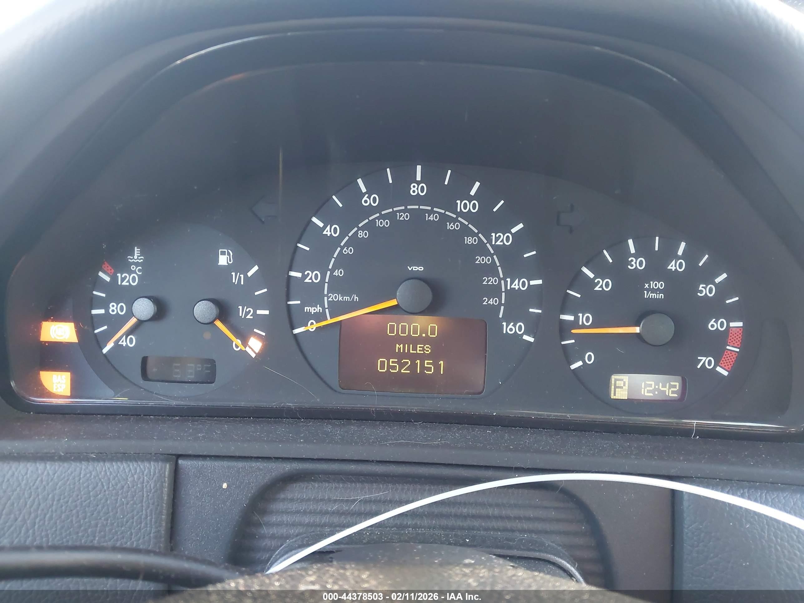 MERCEDES-BENZ E image 7