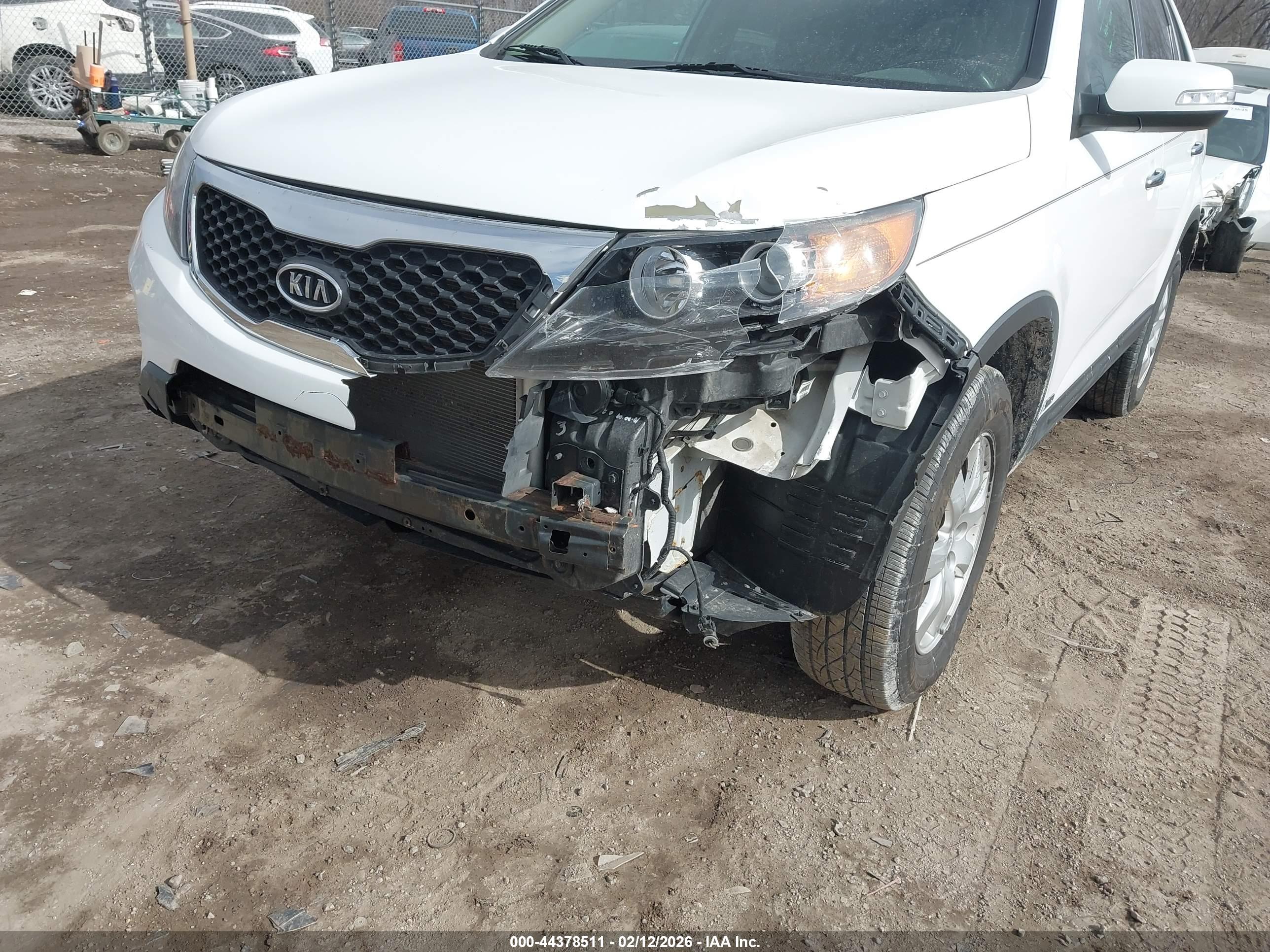 KIA SORENTO image 6