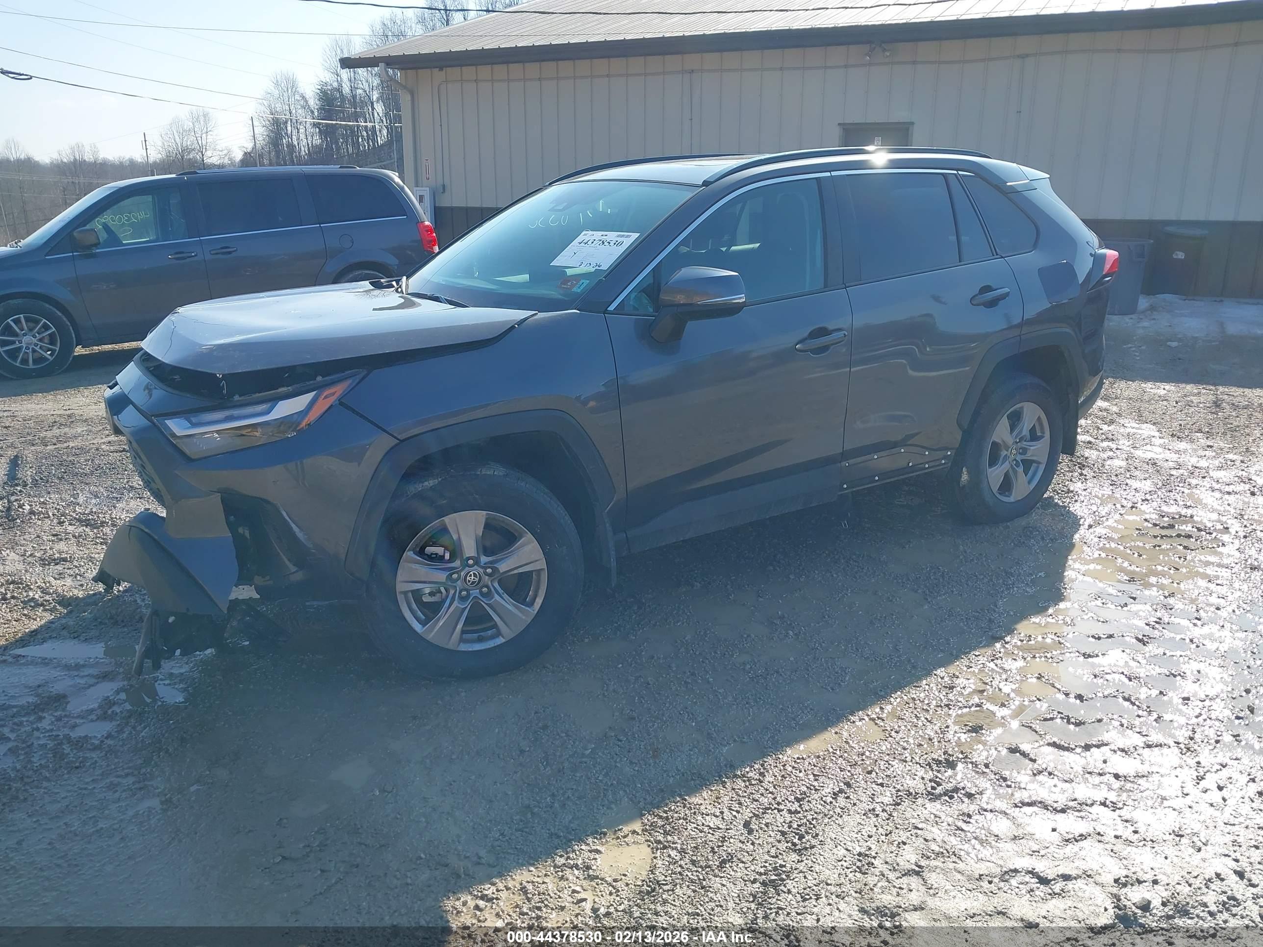 TOYOTA RAV4 image 2