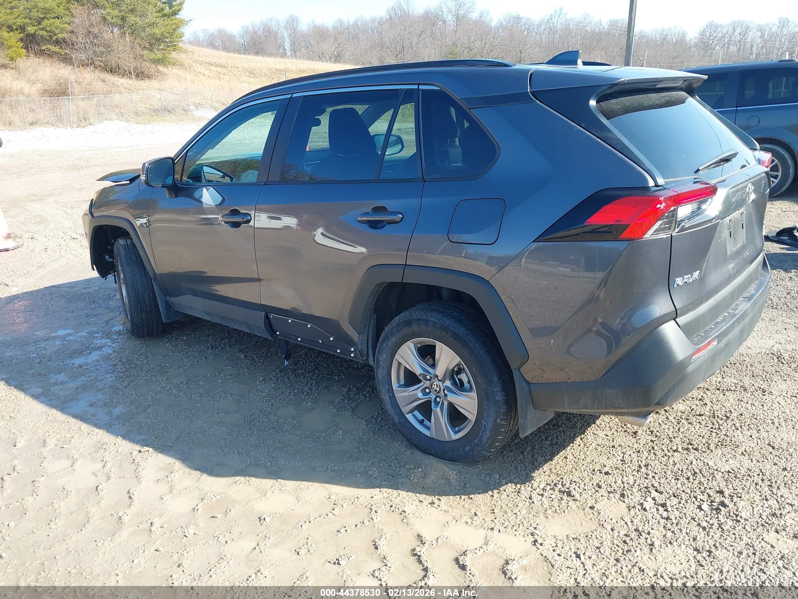 TOYOTA RAV4 image 3