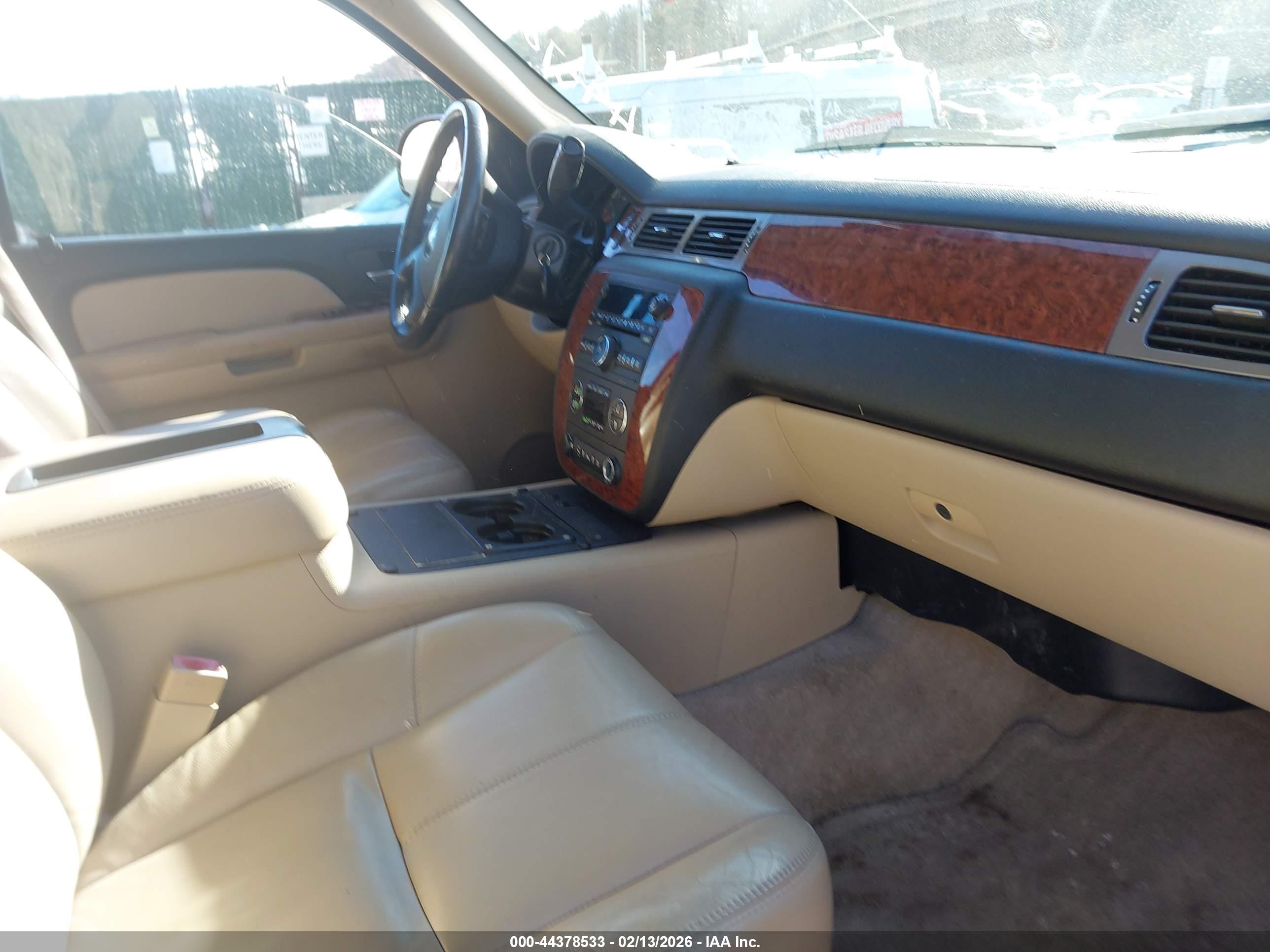CHEVROLET TAHOE image 5
