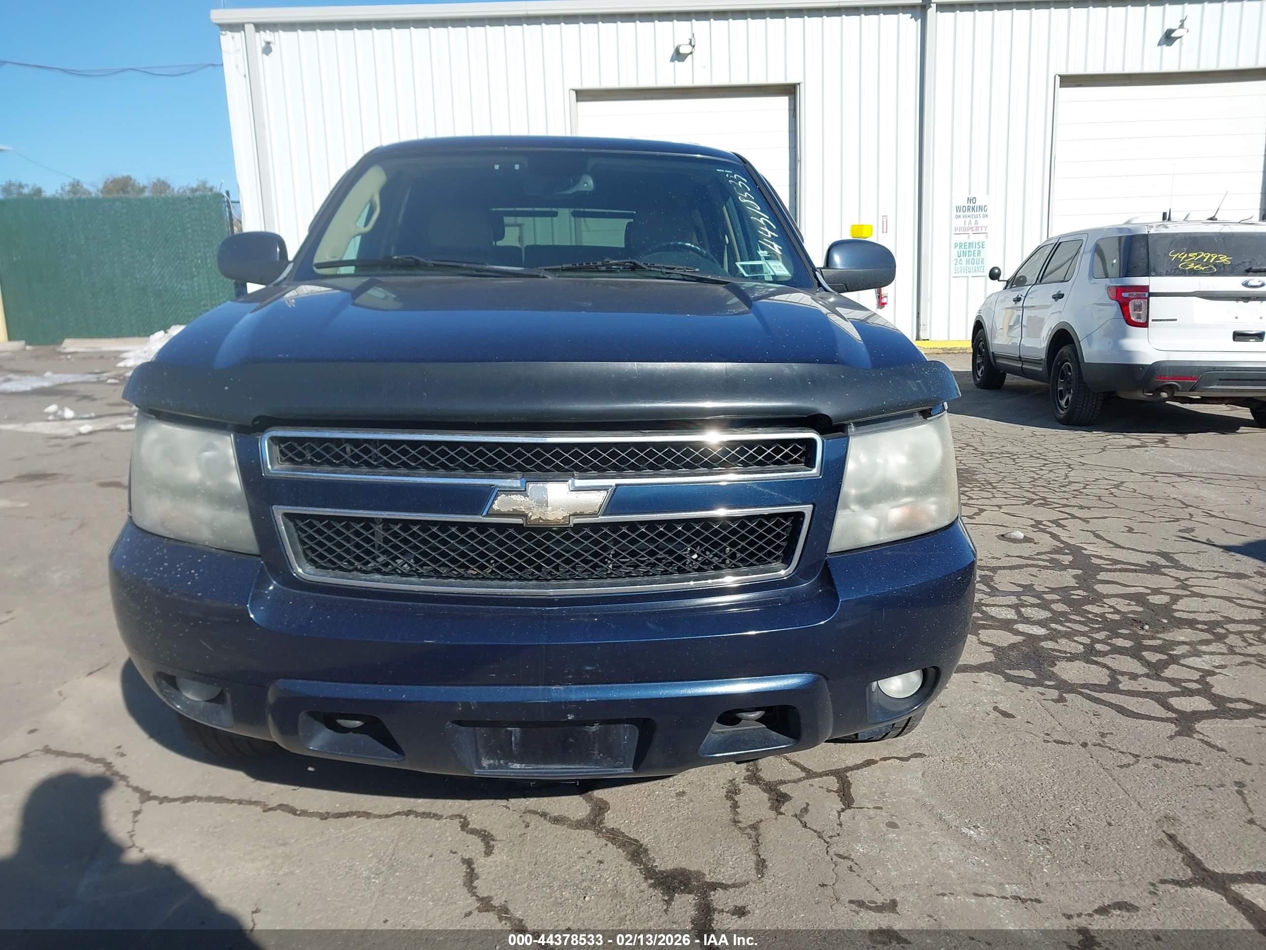 CHEVROLET TAHOE image 6