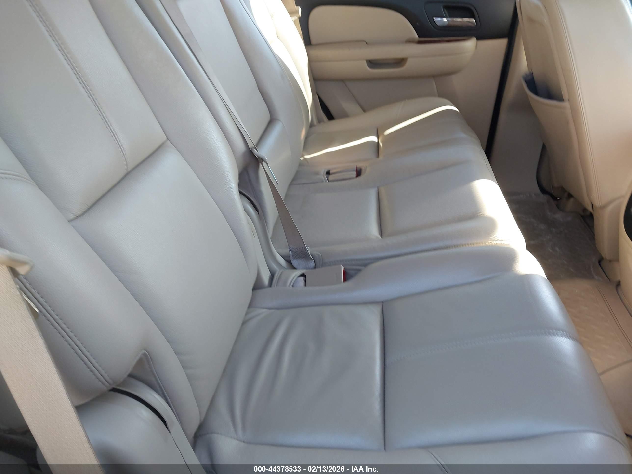 CHEVROLET TAHOE image 8