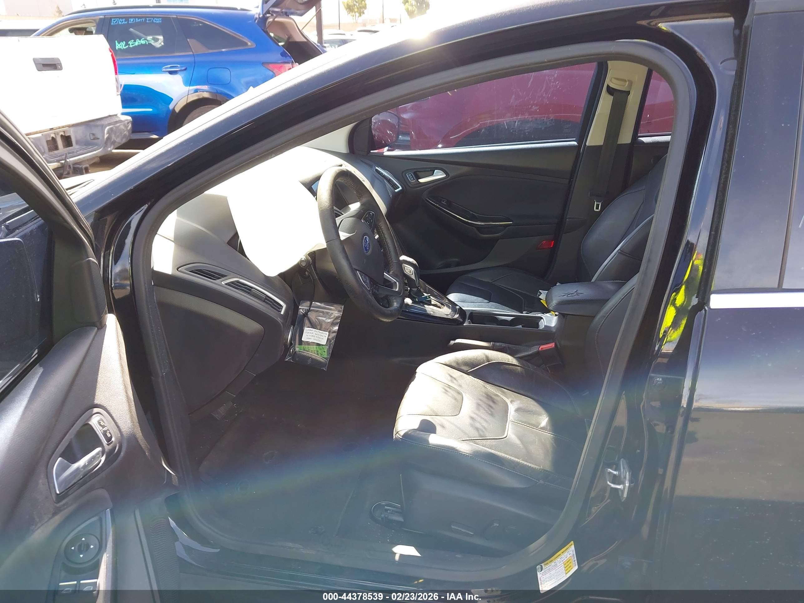 FORD FOCUS image 5