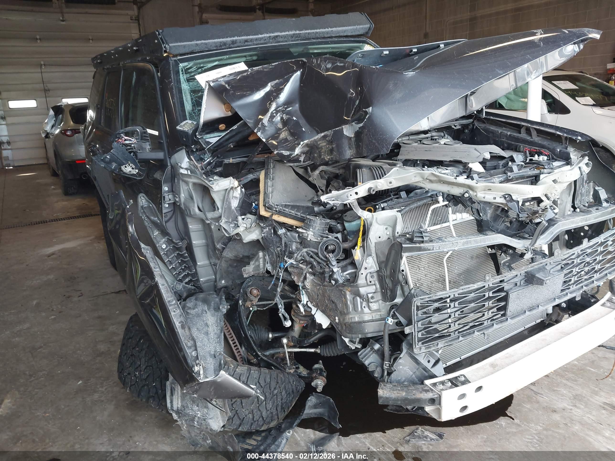 TOYOTA 4RUNNER image 6
