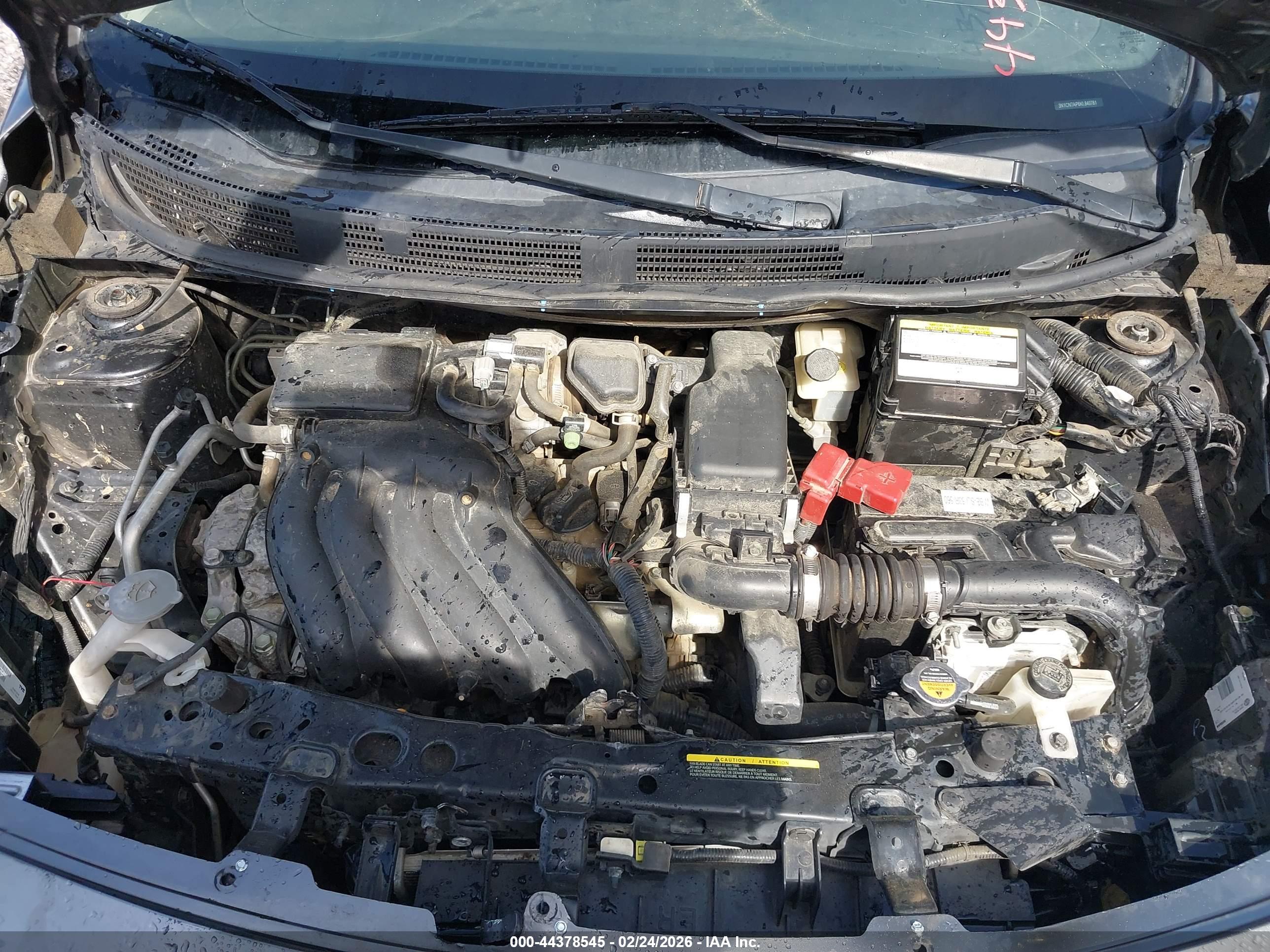 NISSAN VERSA image 10