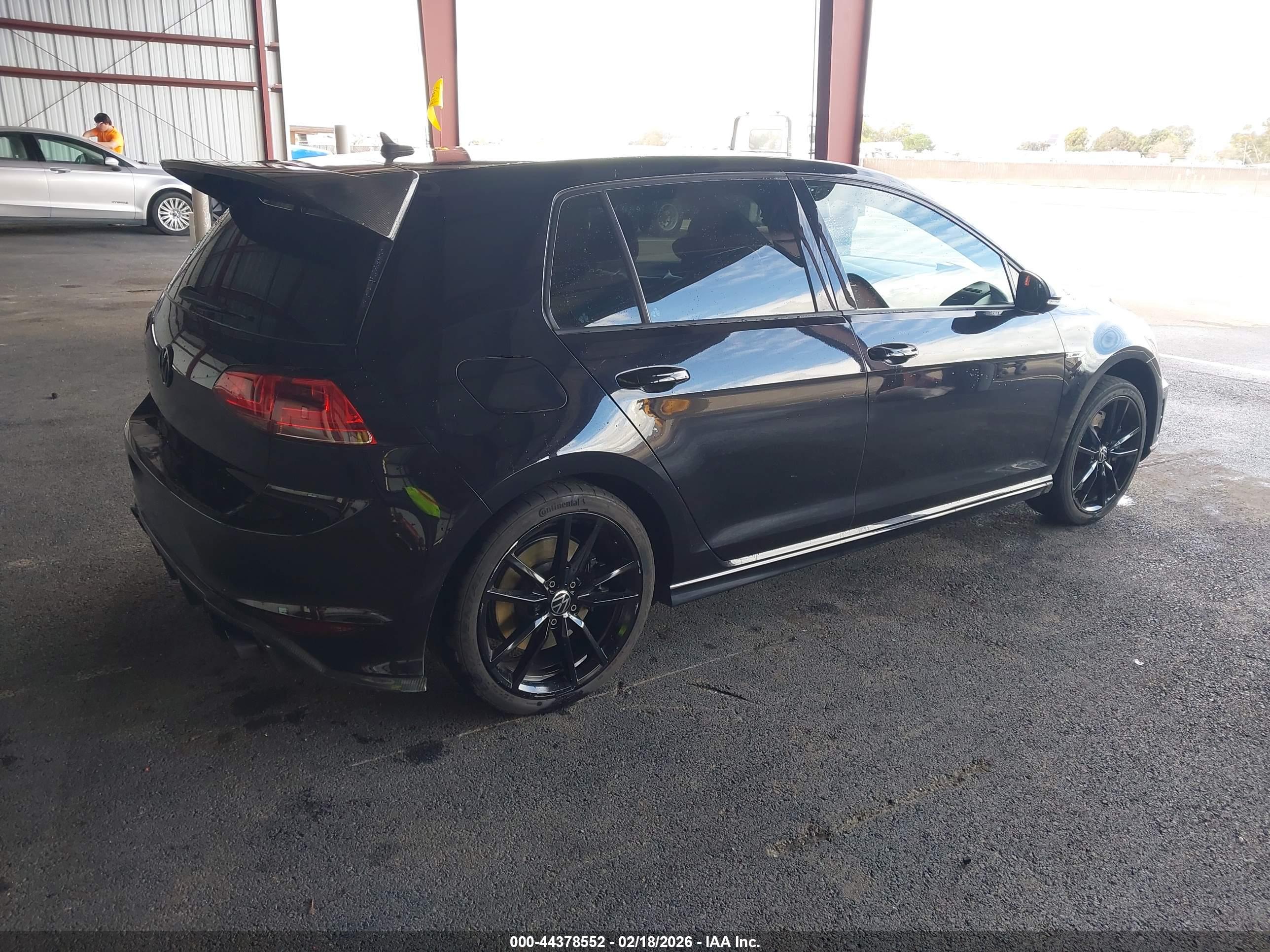 VOLKSWAGEN GOLF image 4