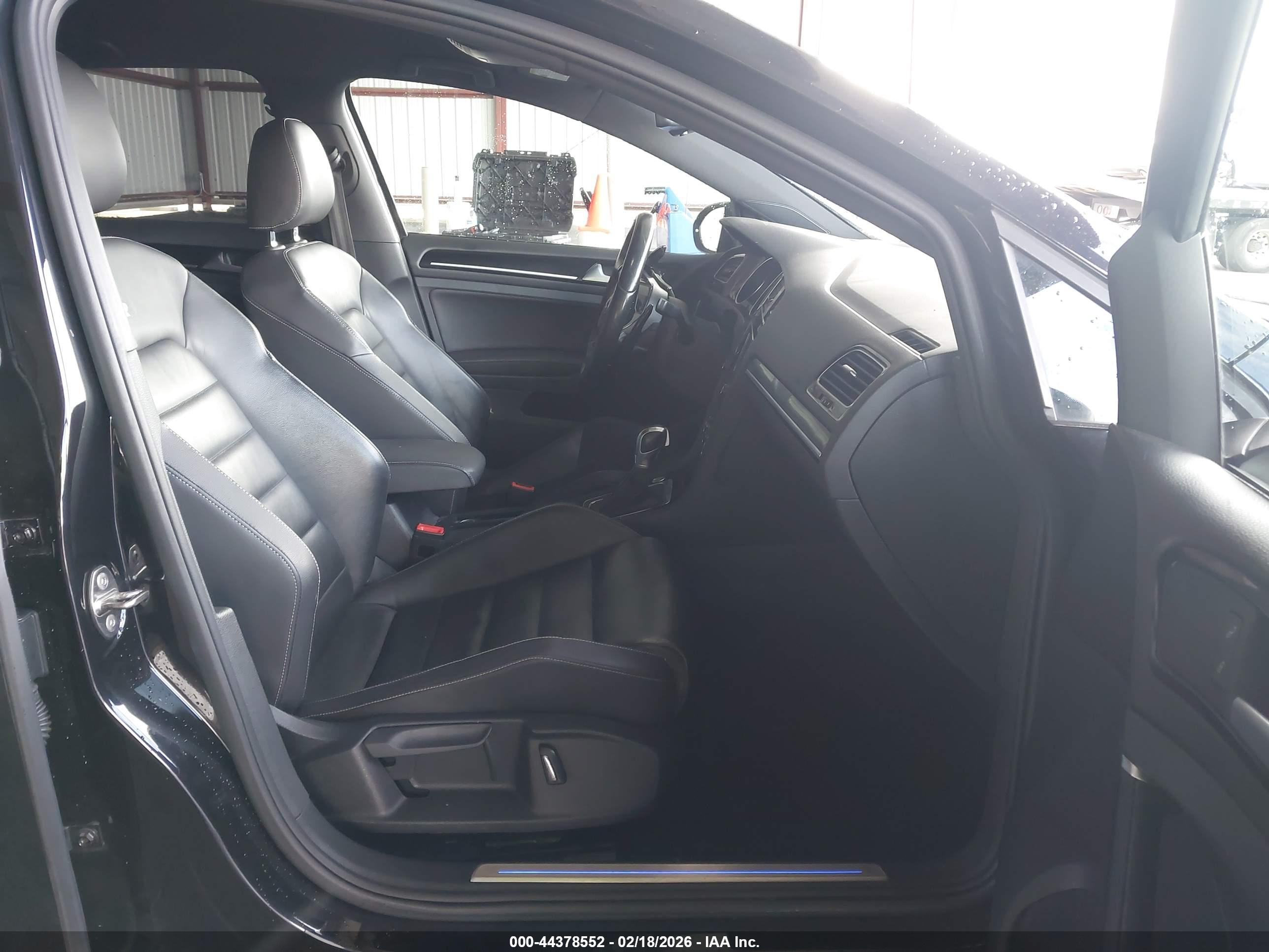 VOLKSWAGEN GOLF image 5