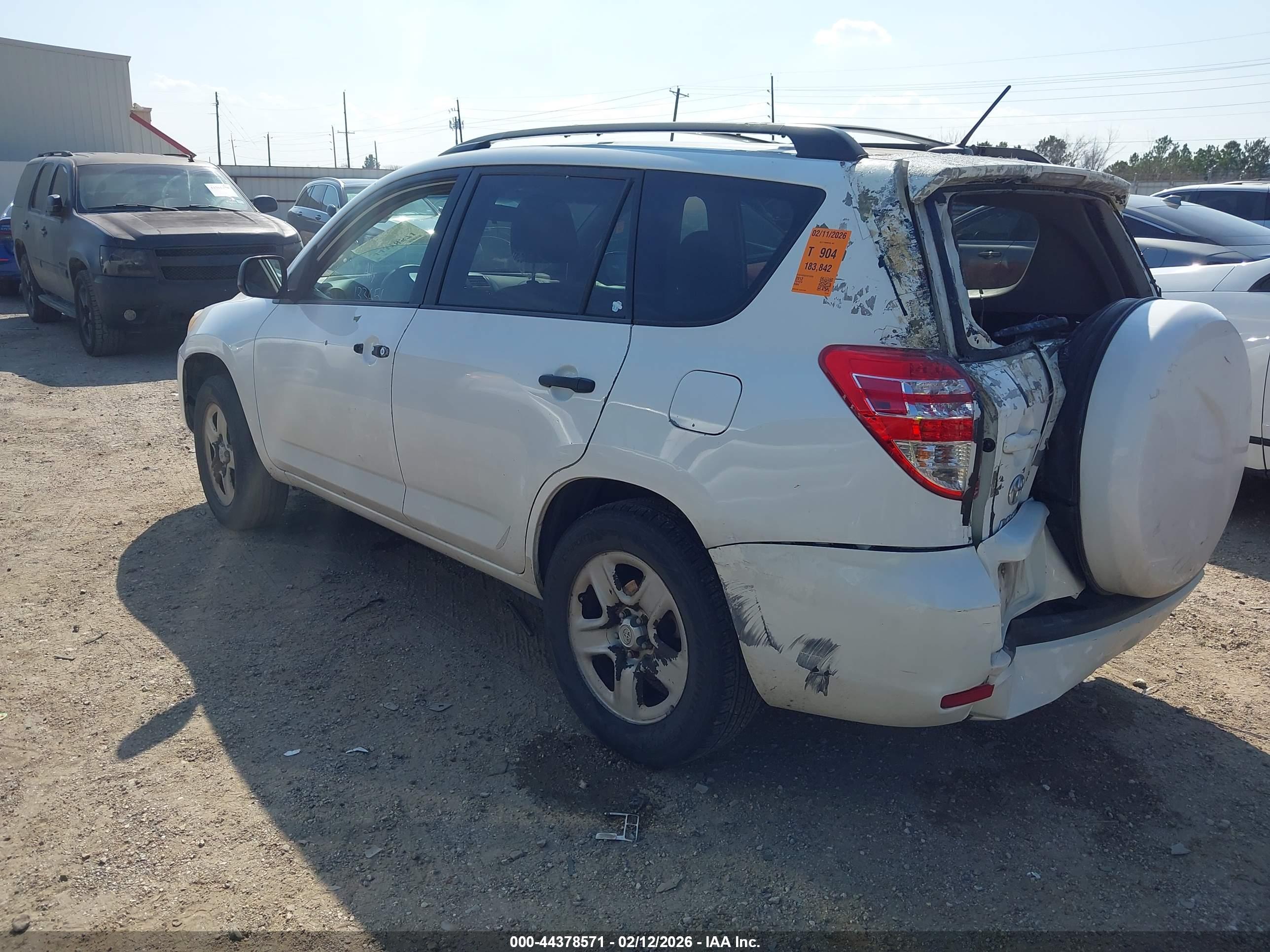 TOYOTA RAV4 image 3