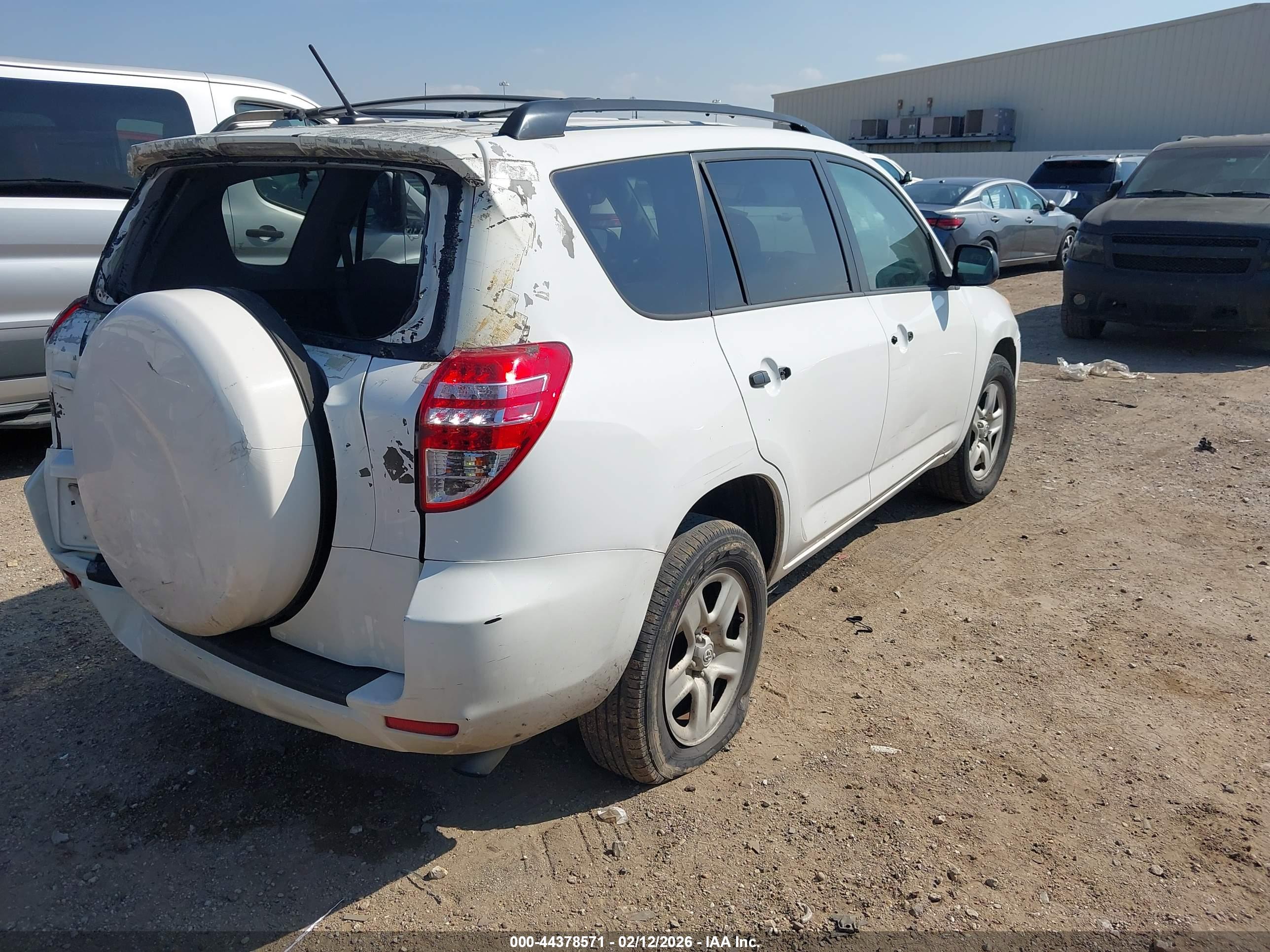 TOYOTA RAV4 image 4