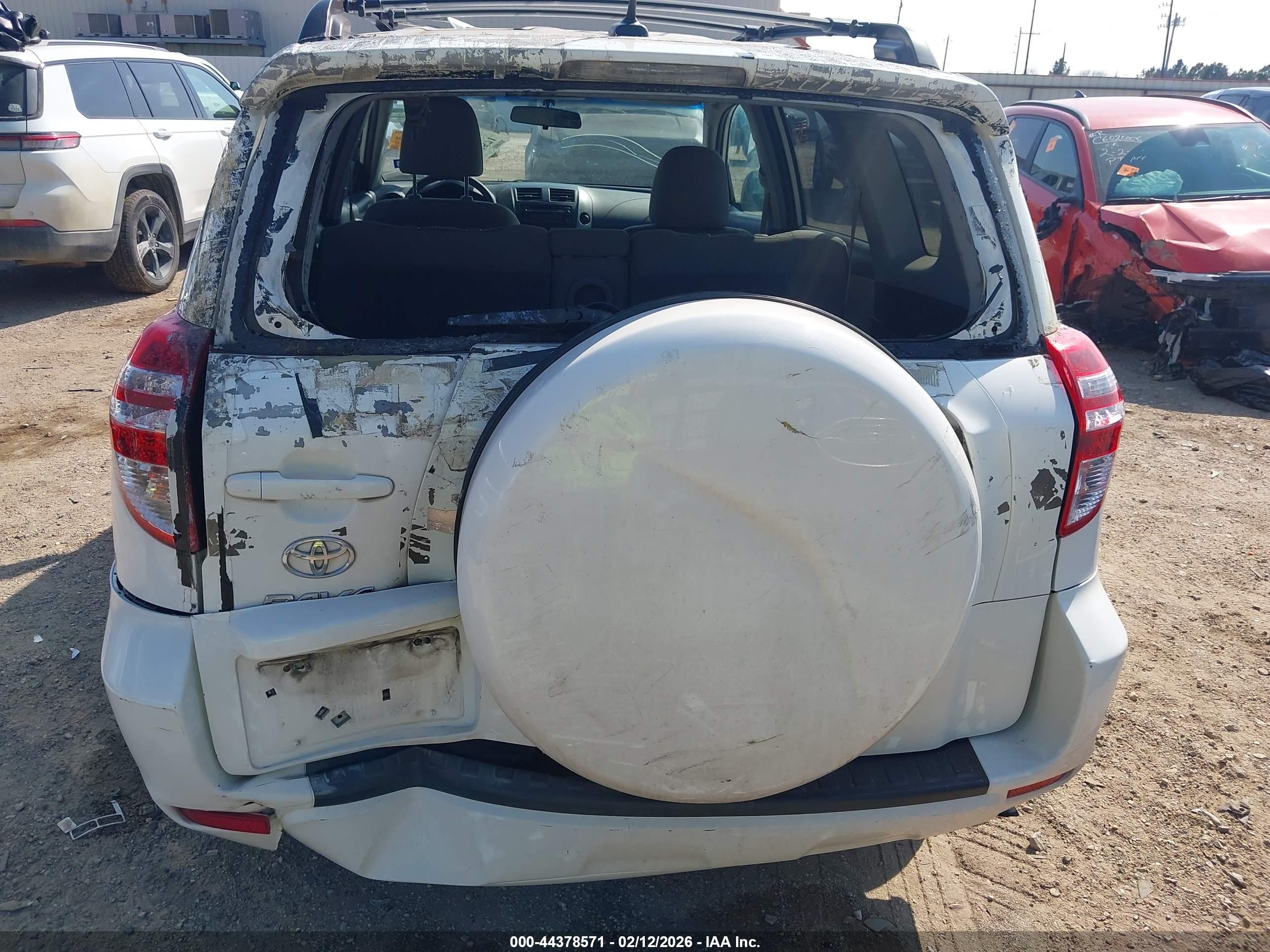 TOYOTA RAV4 image 6