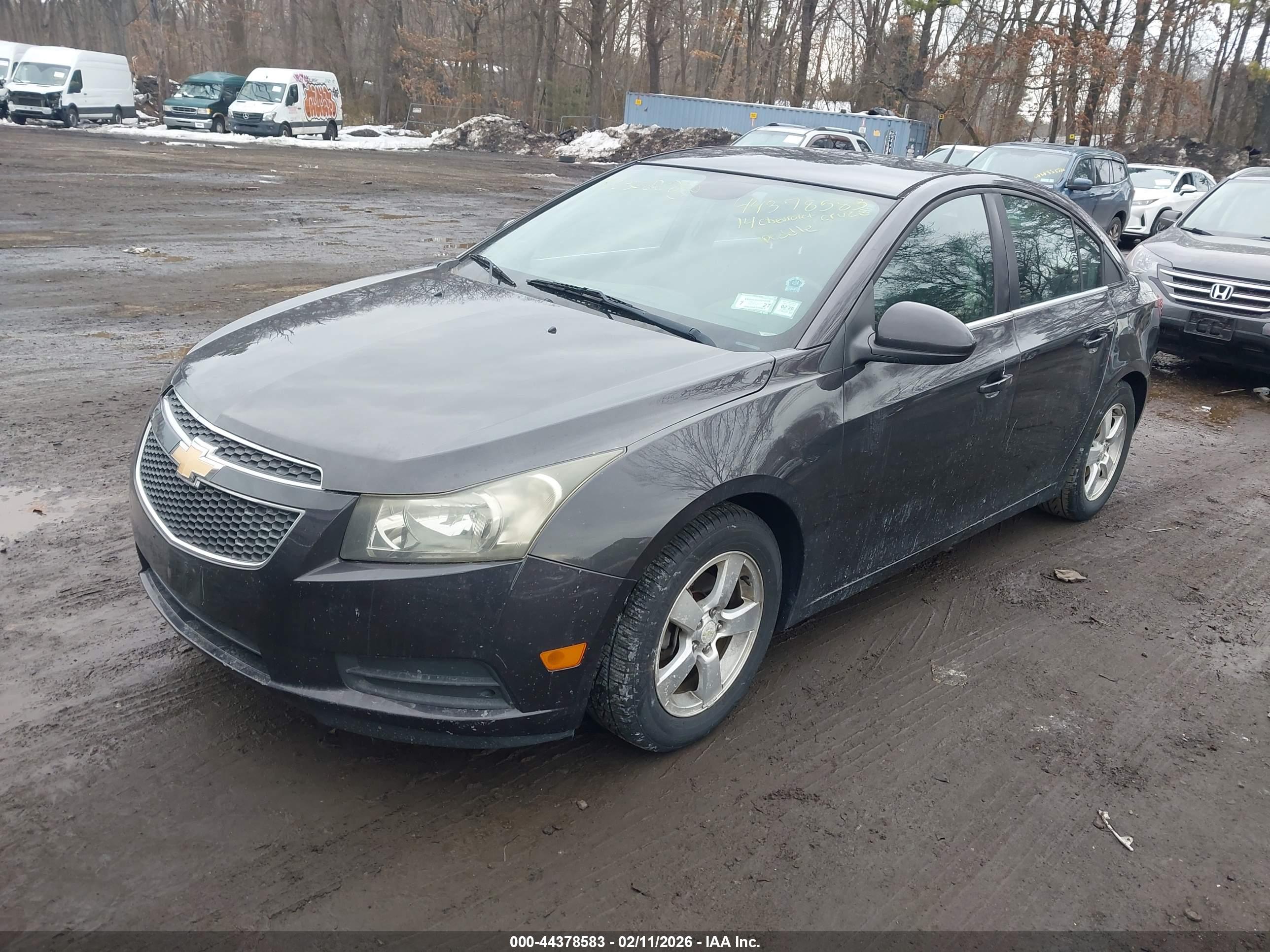 CHEVROLET CRUZE image 2