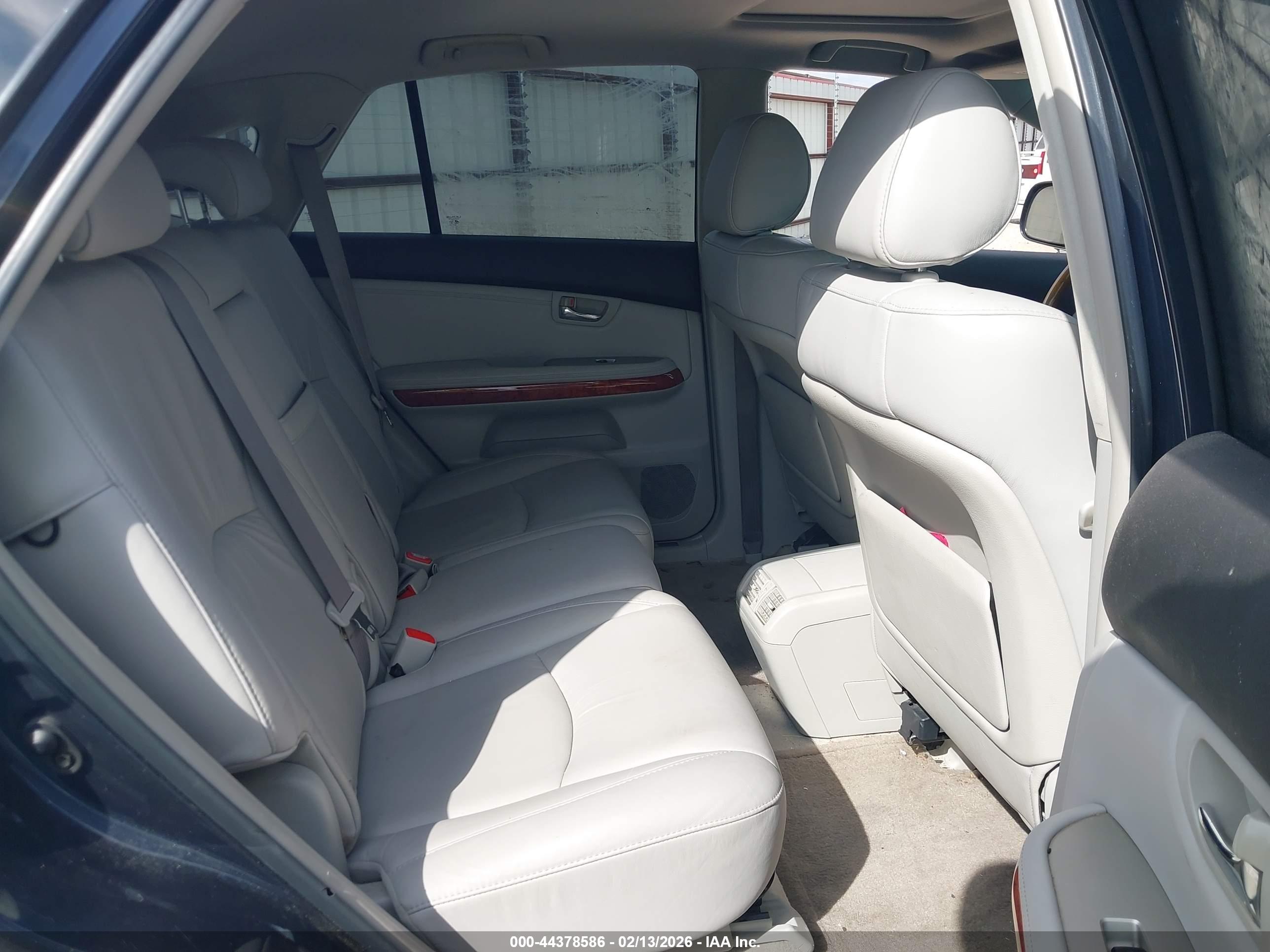 LEXUS RX image 8