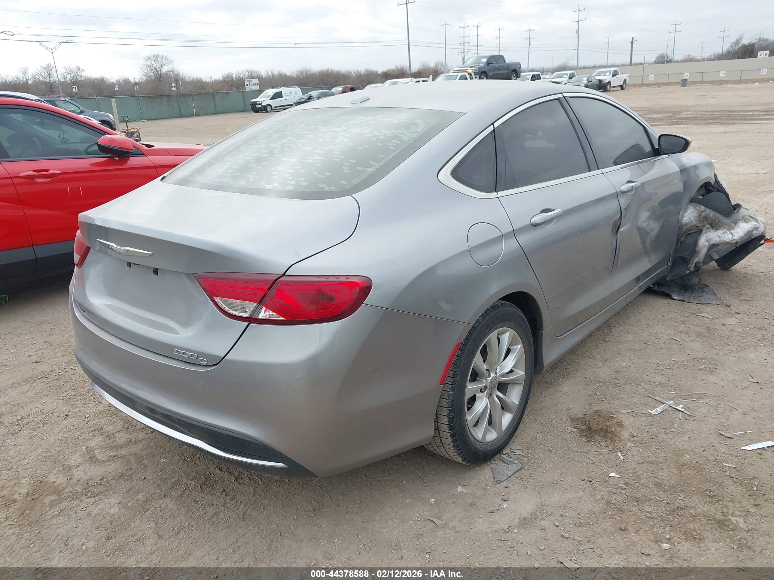 CHRYSLER 200 image 4
