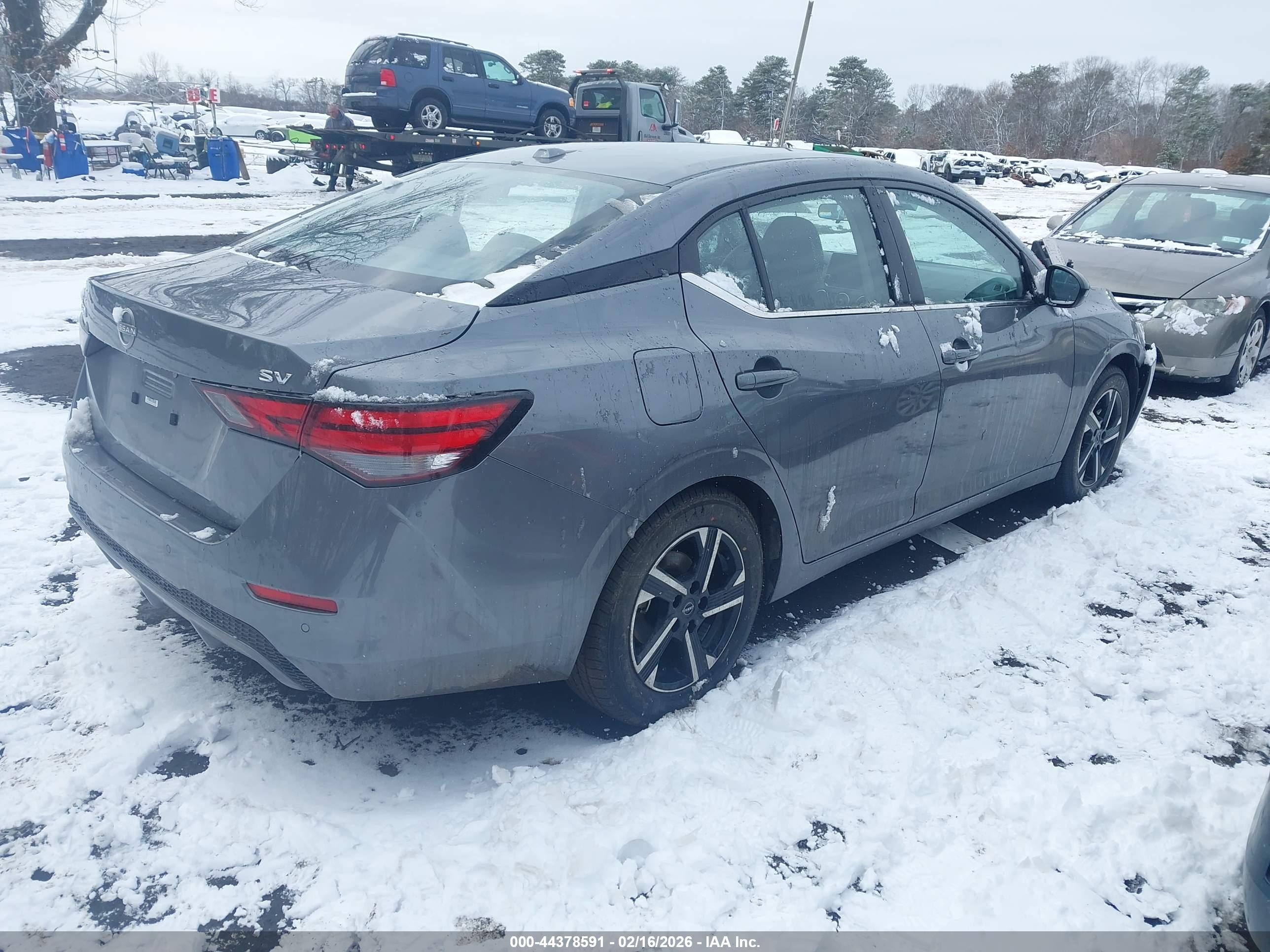NISSAN SENTRA image 4