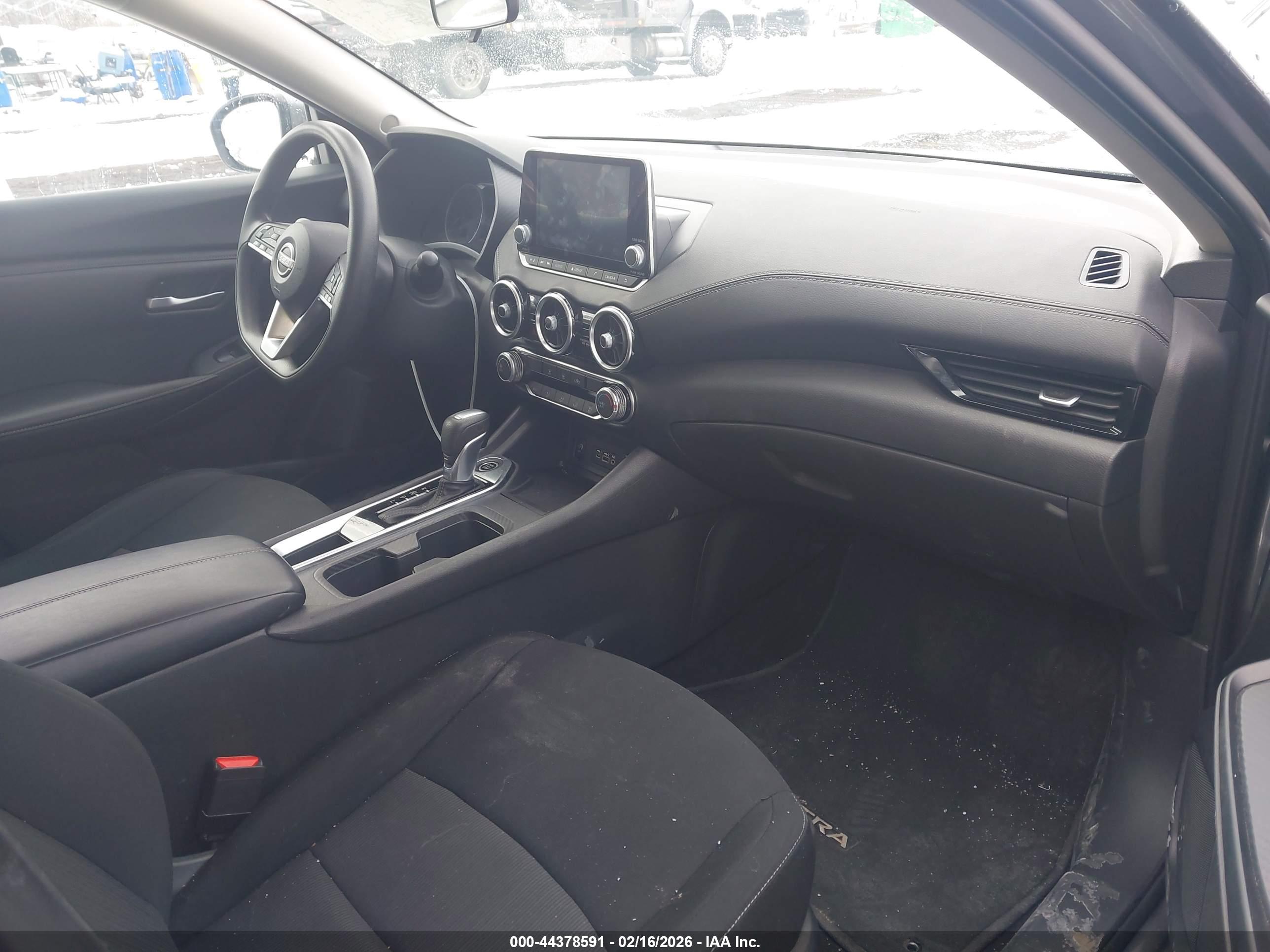 NISSAN SENTRA image 5